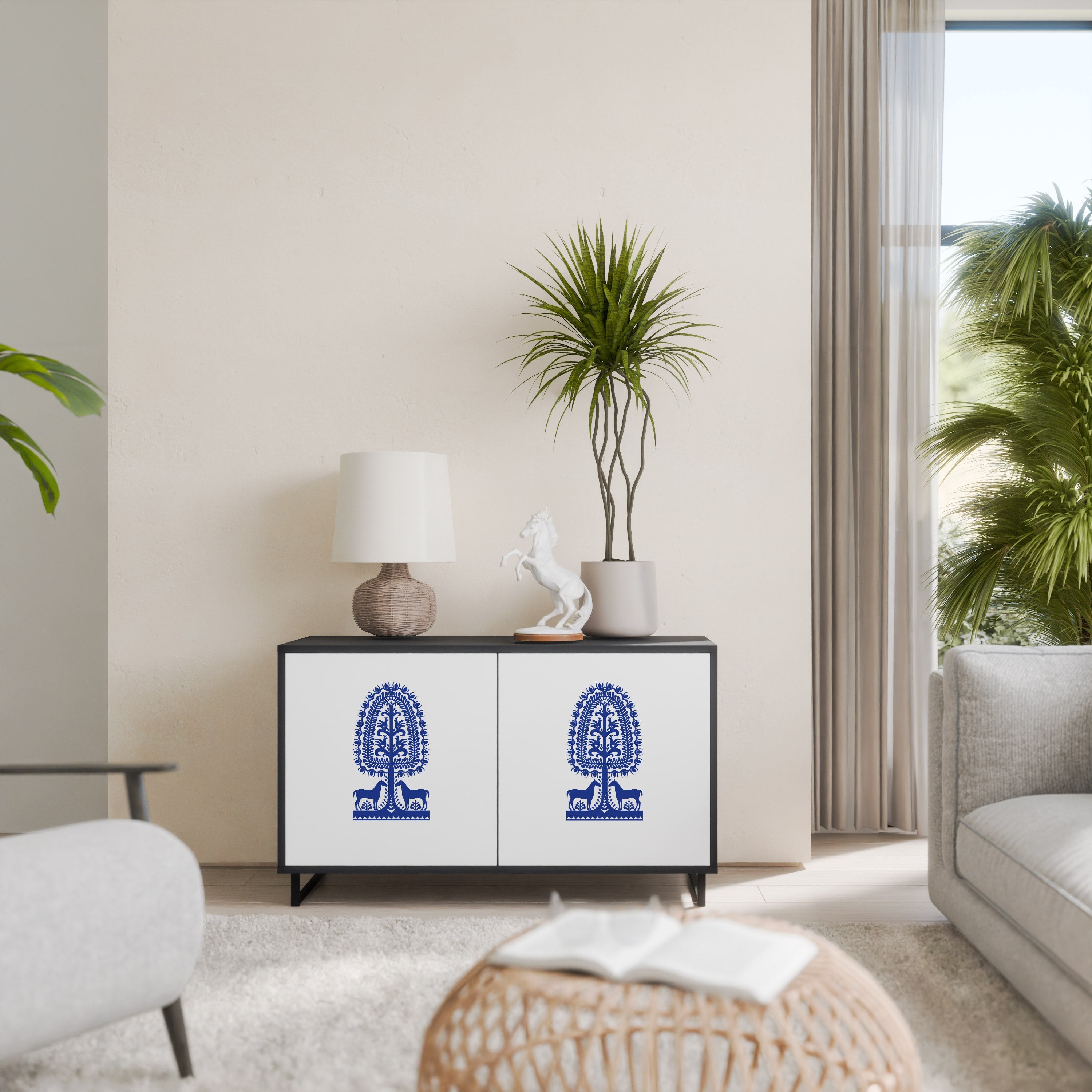 Buffet 2 portes en finition noire, style art populaire polonais