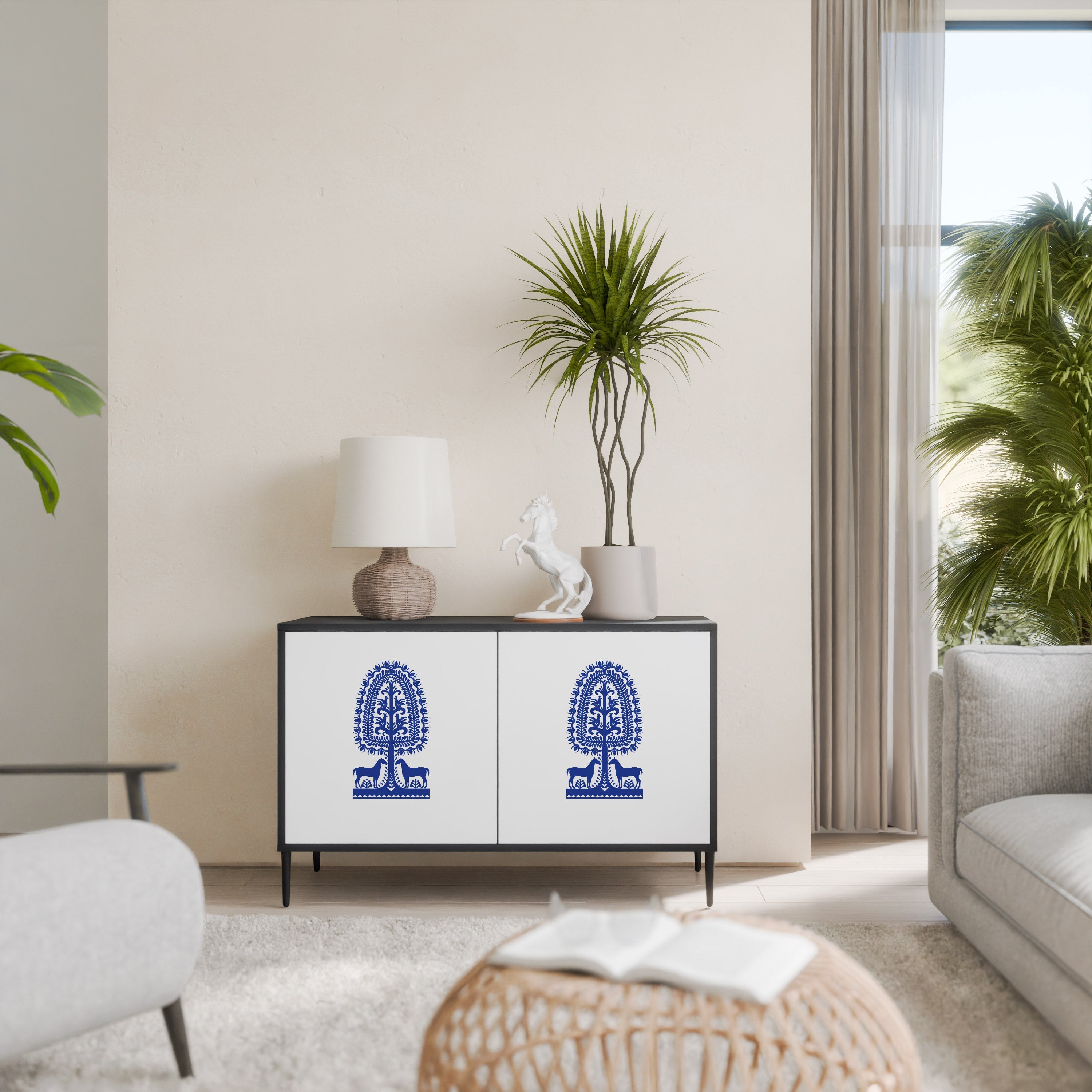 Buffet 2 portes en finition noire, style art populaire polonais