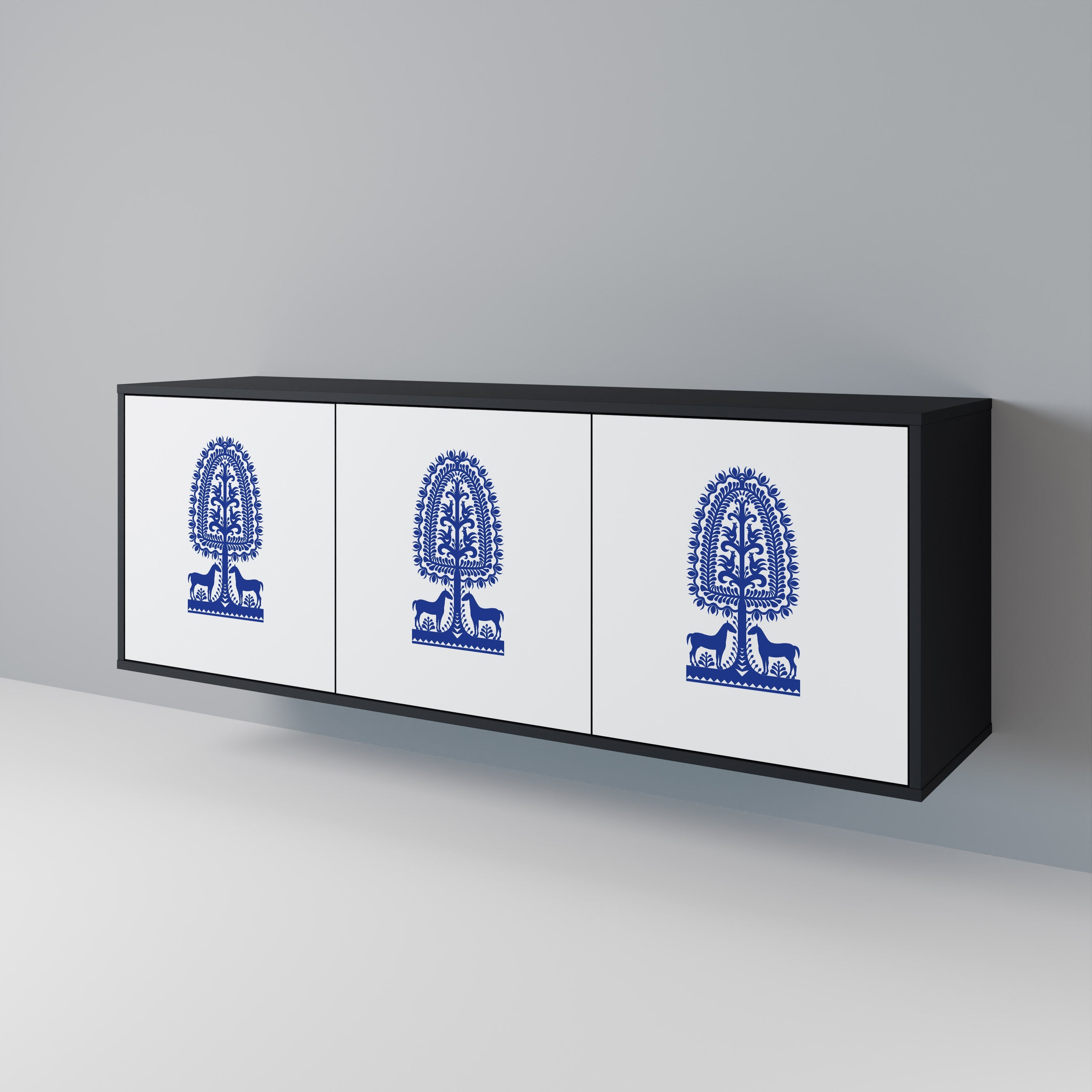 Buffet 3 portes en finition noire, style art populaire polonais