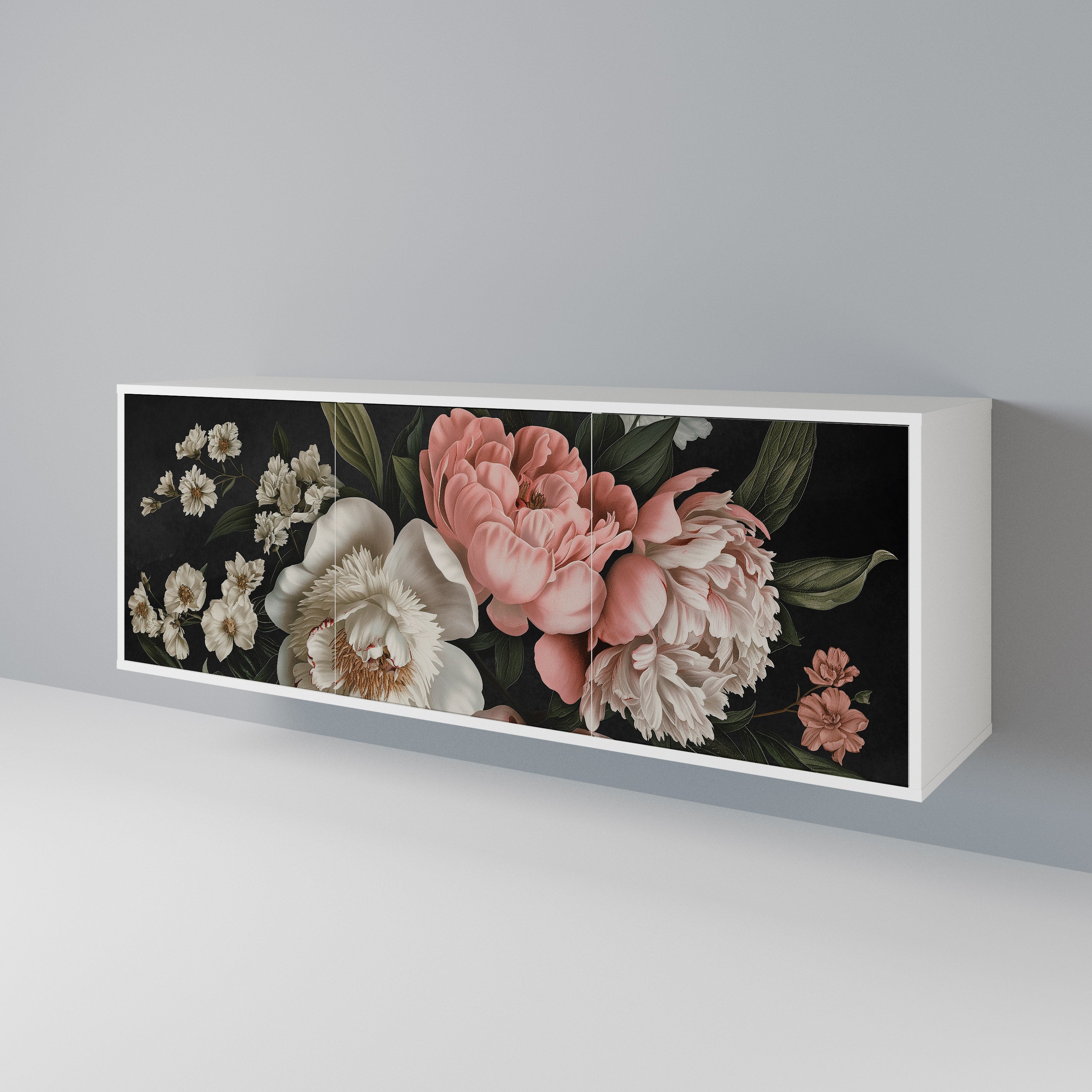 LUSH ELEGANCE 3-Door Sideboard