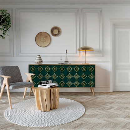 ROYAL MEDALLION 3-Door Sideboard