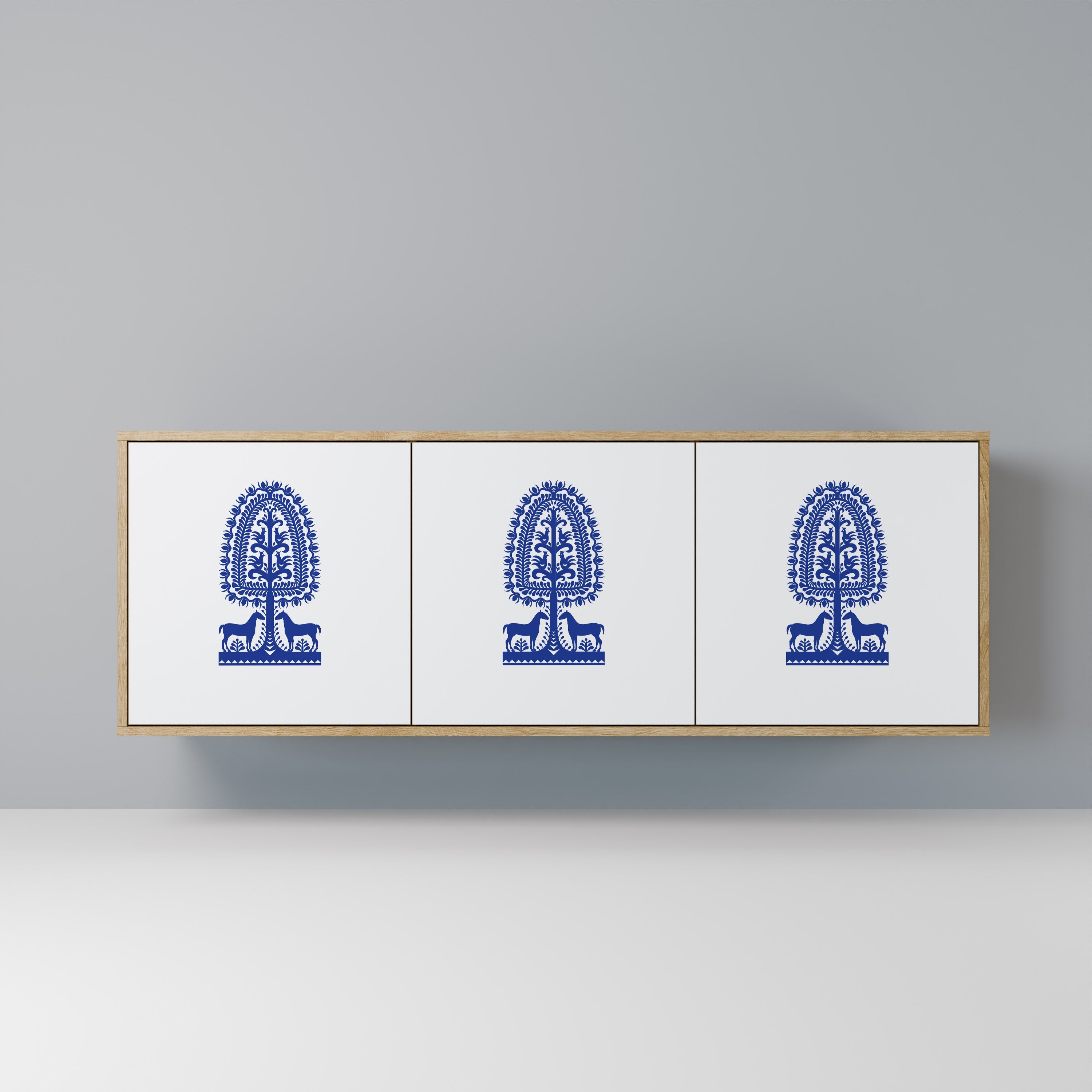 Buffet 3 portes effet chêne, style art populaire polonais