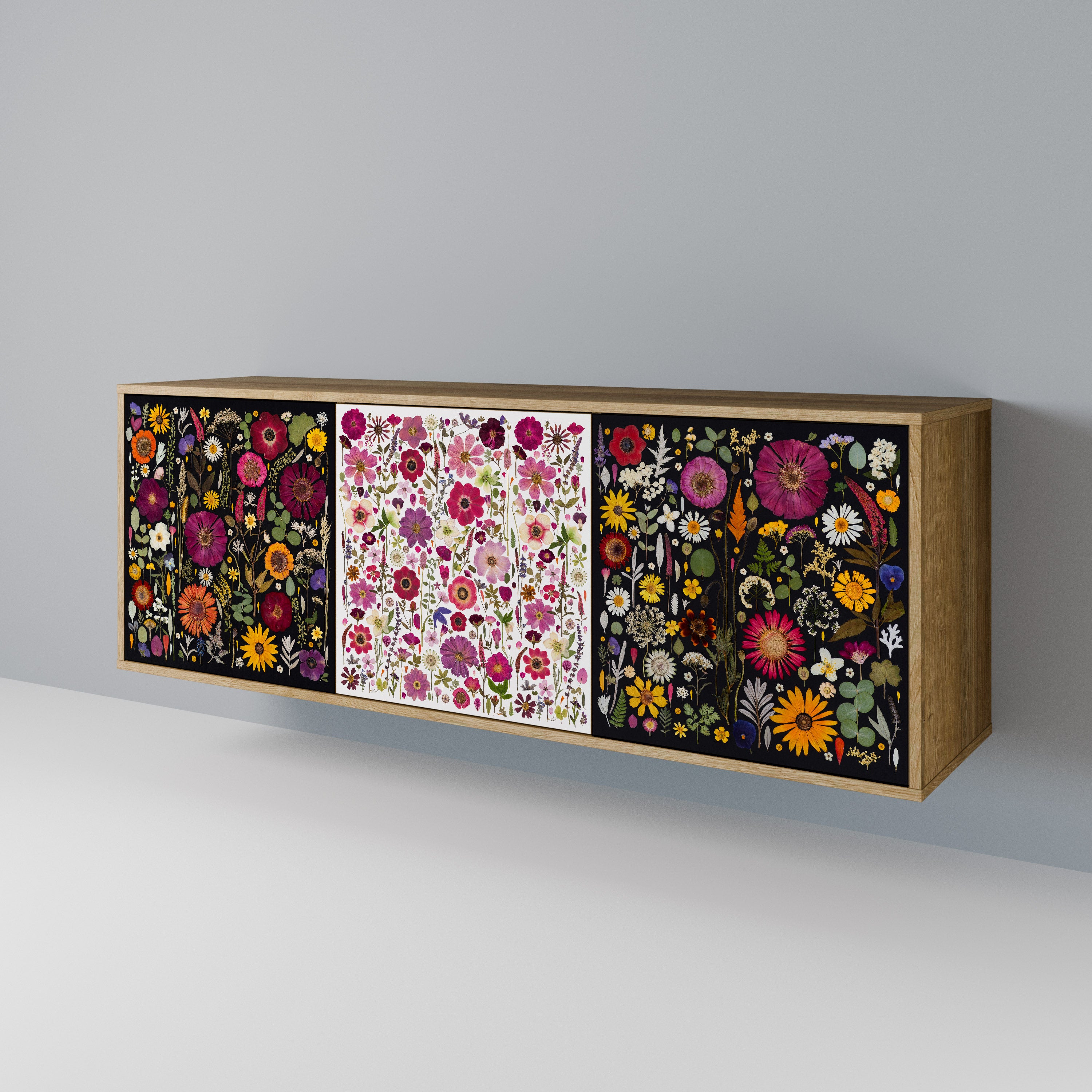 DAYNITE GARDEN 3-Door Sideboard