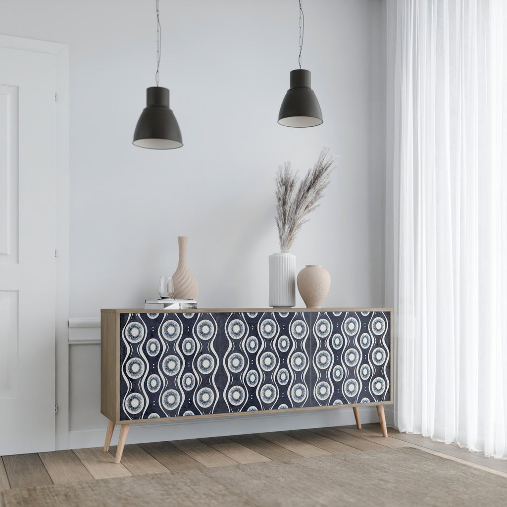 GRAPHITE EYES 3-Door Sideboard in Oak Effect