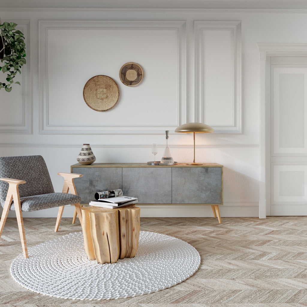 Meuble TV 3 portes effet chêne avec mur en béton