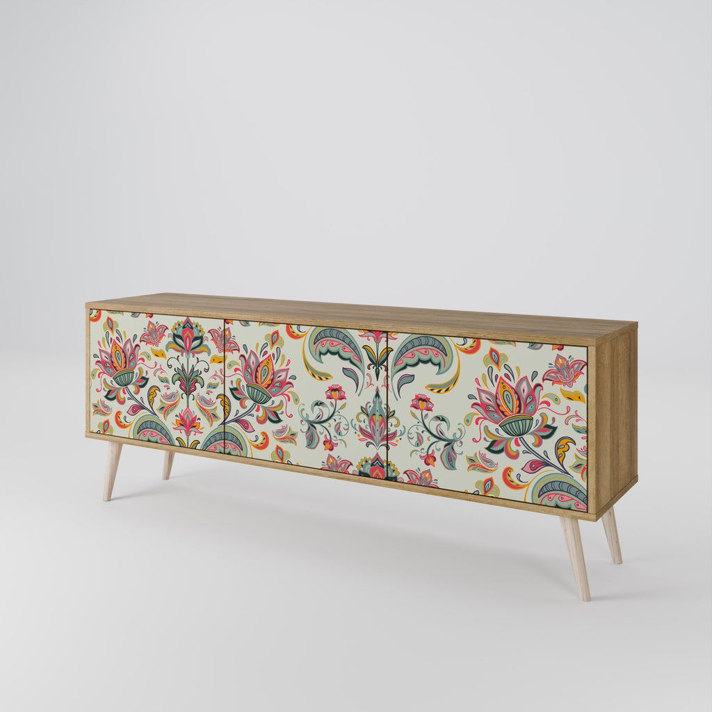 ORGANIC FOLKLORE 3-Door TV Stand in Oak Effect