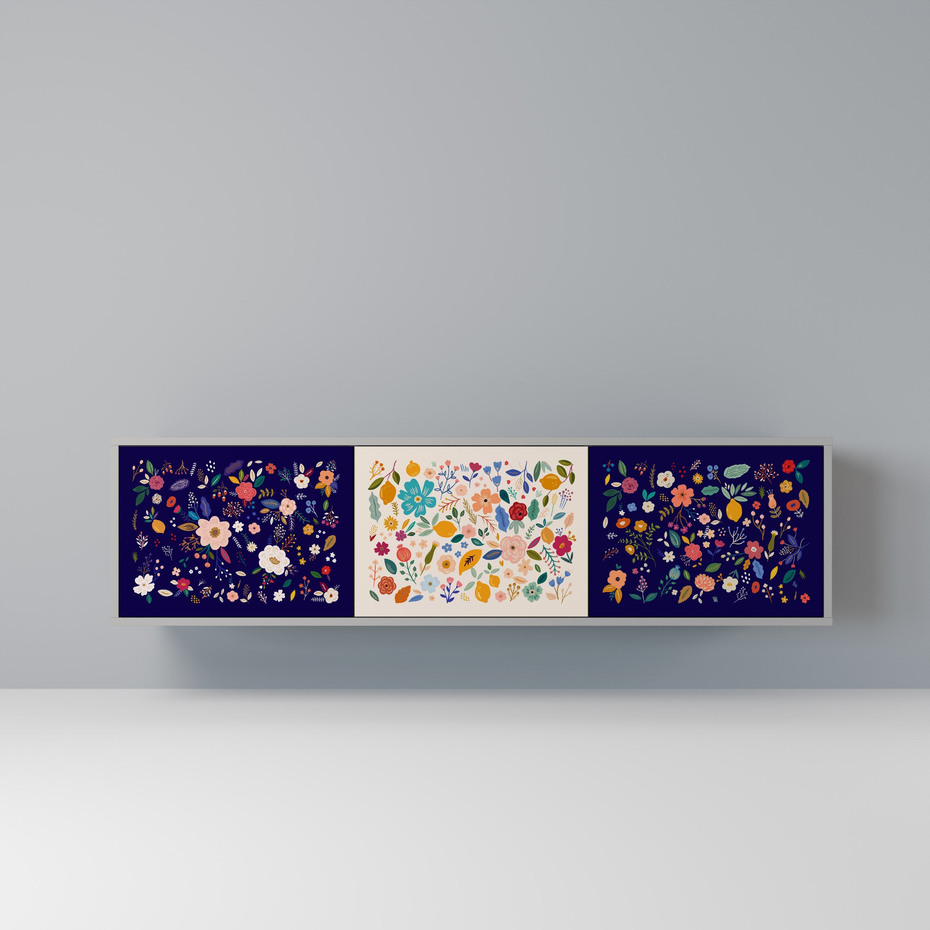 Meuble TV 3 portes FLORAL COMBINATION, finition grise