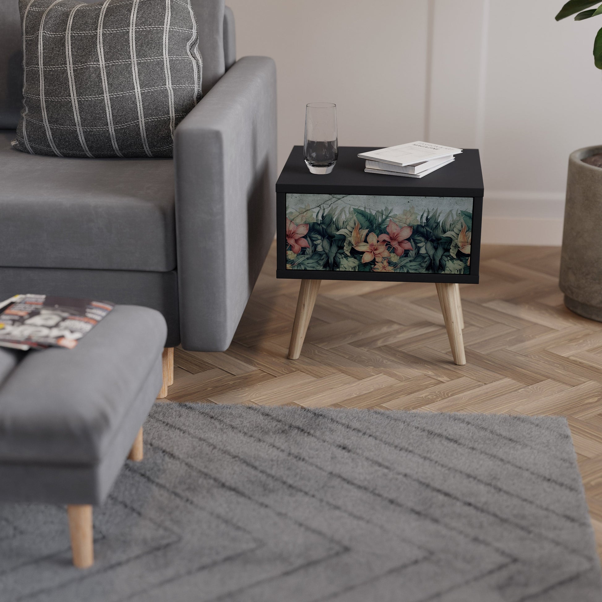 Table de chevet HEAVENLY BLOOM en finition noire