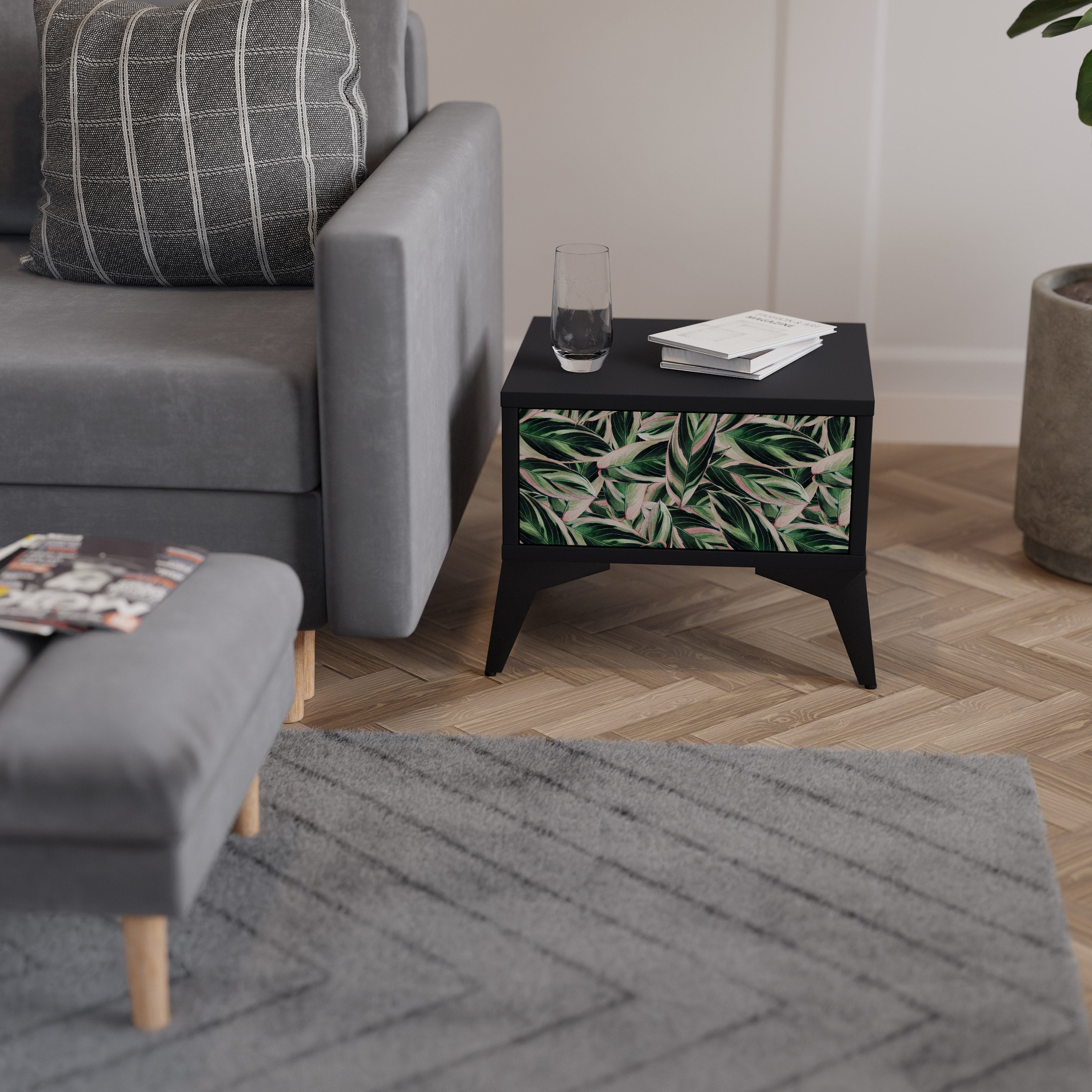 Table de chevet EERIE STROMANTHE en finition noire