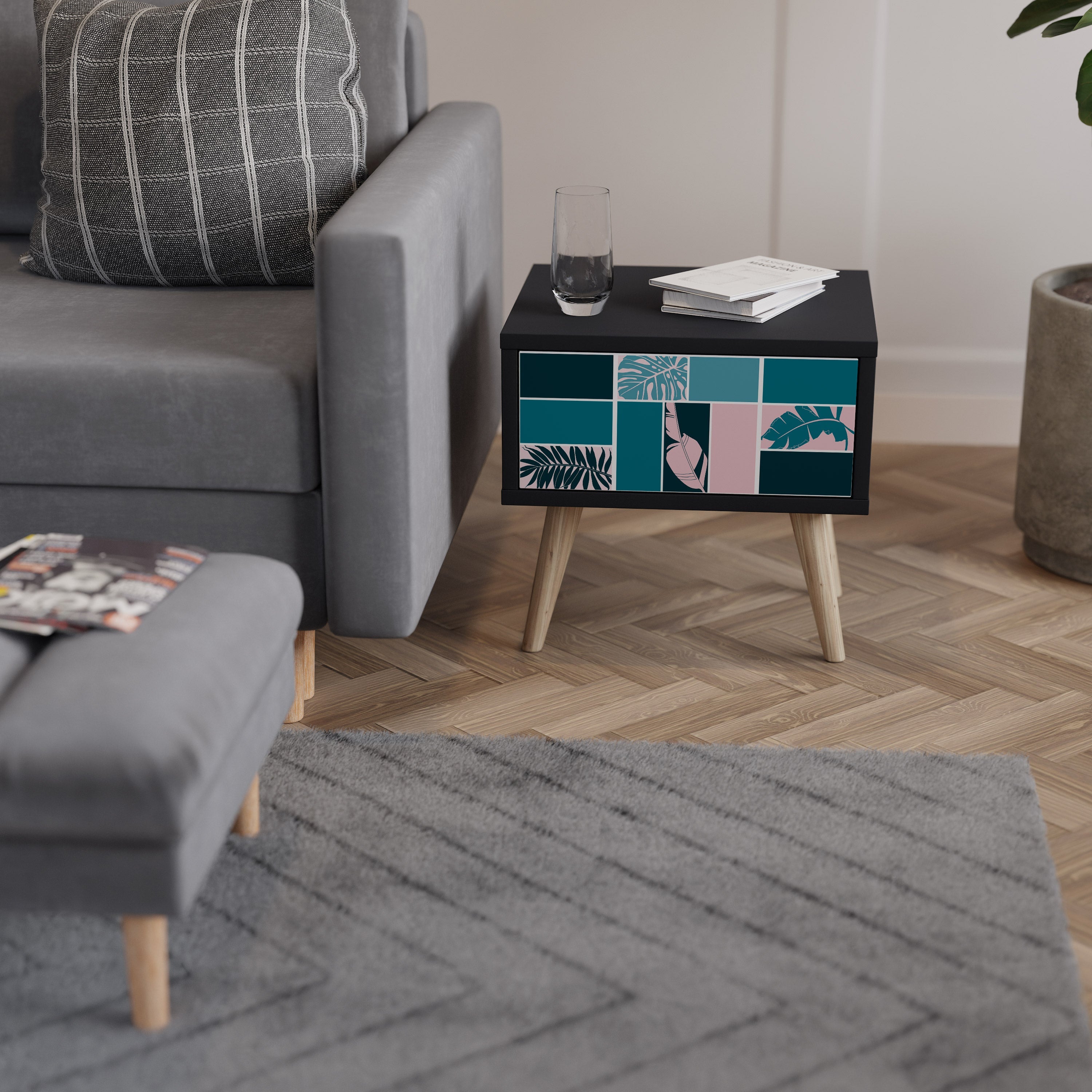 COMBINAISON DE FORMES Table de chevet en finition noire