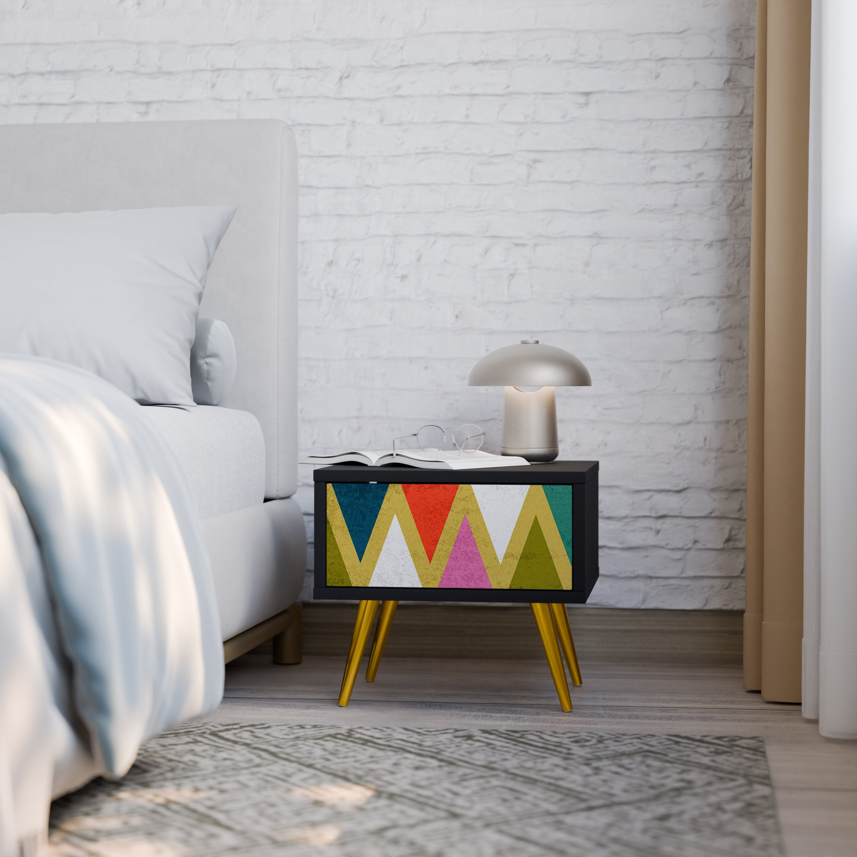 Table de chevet TRIANGLES COLORÉS en finition noire