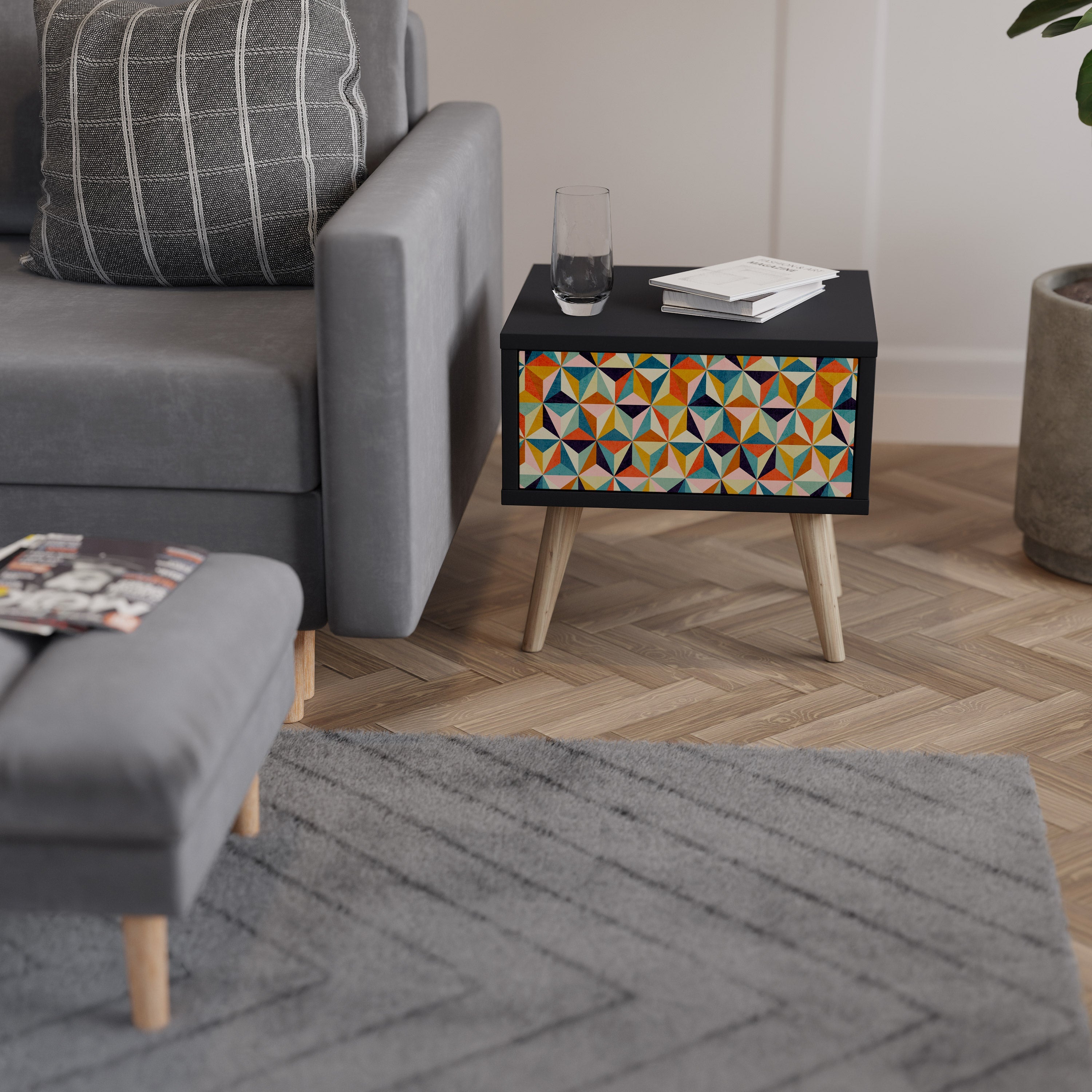 Table de chevet TESSELATE TREASURES en finition noire