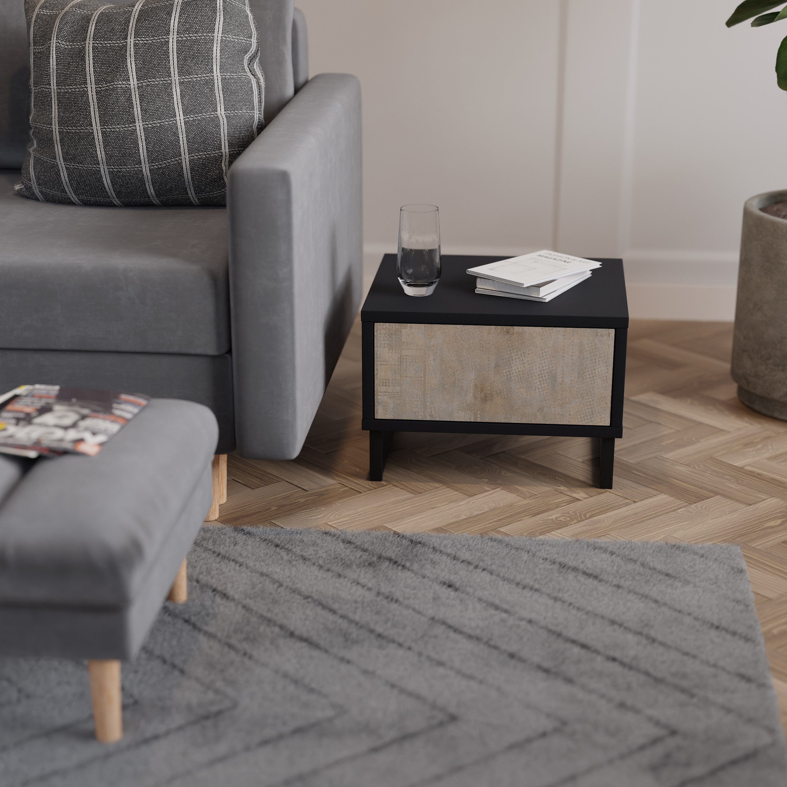 ERREUR D'ÉCRAN Table de chevet en finition noire