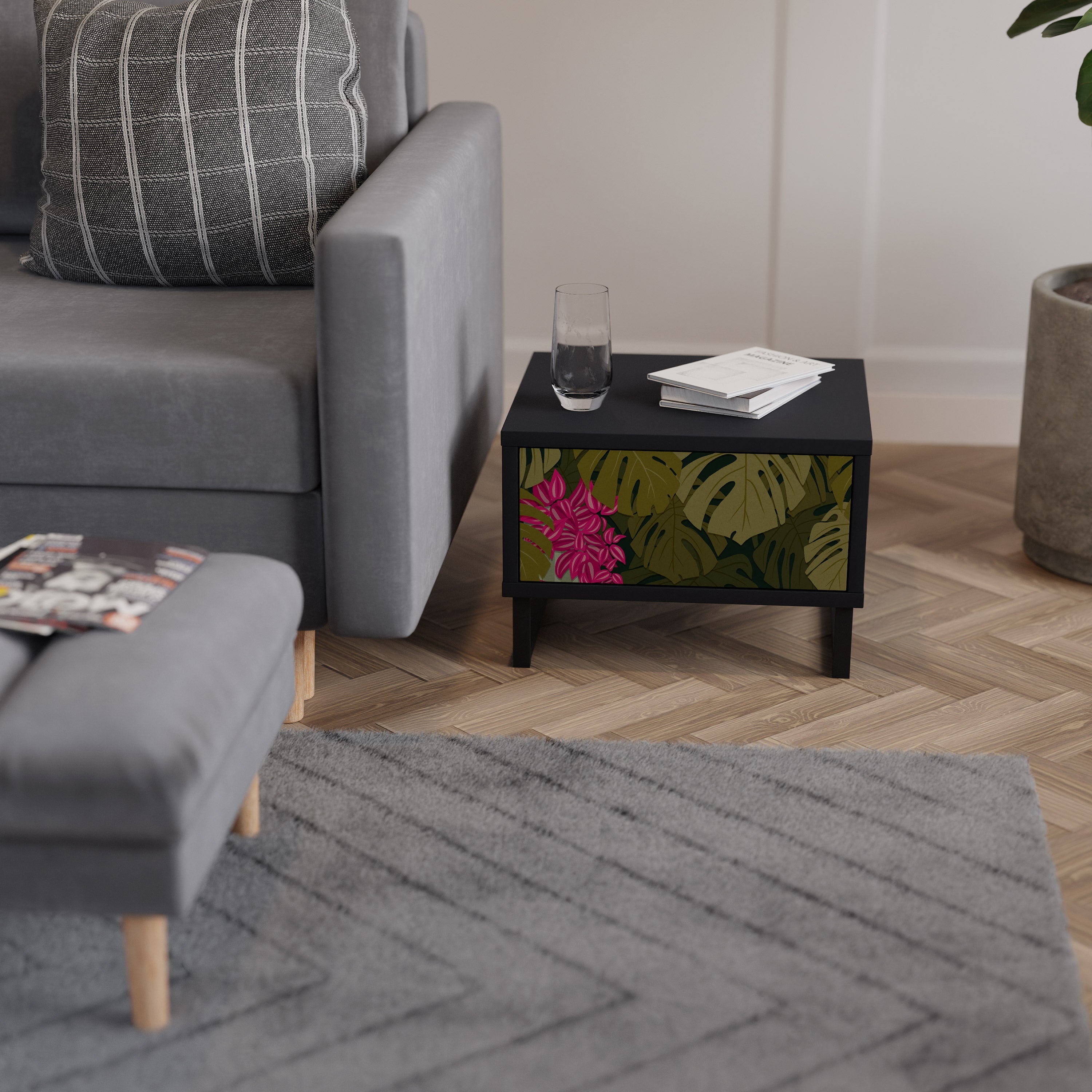 Table de chevet TROPICAL BEAUTY en finition noire