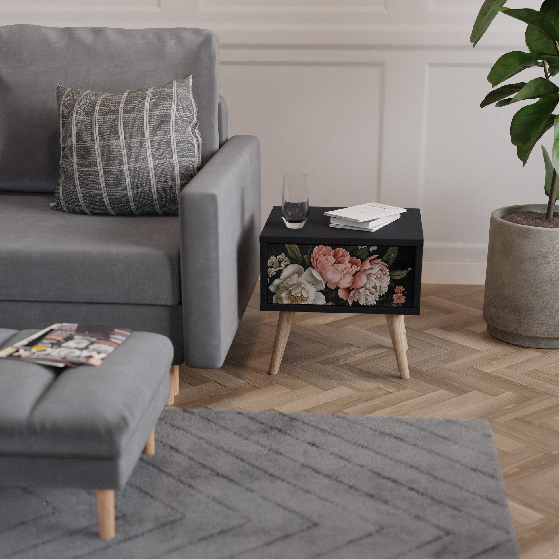 Table de chevet LUSH ELEGANCE en finition noire