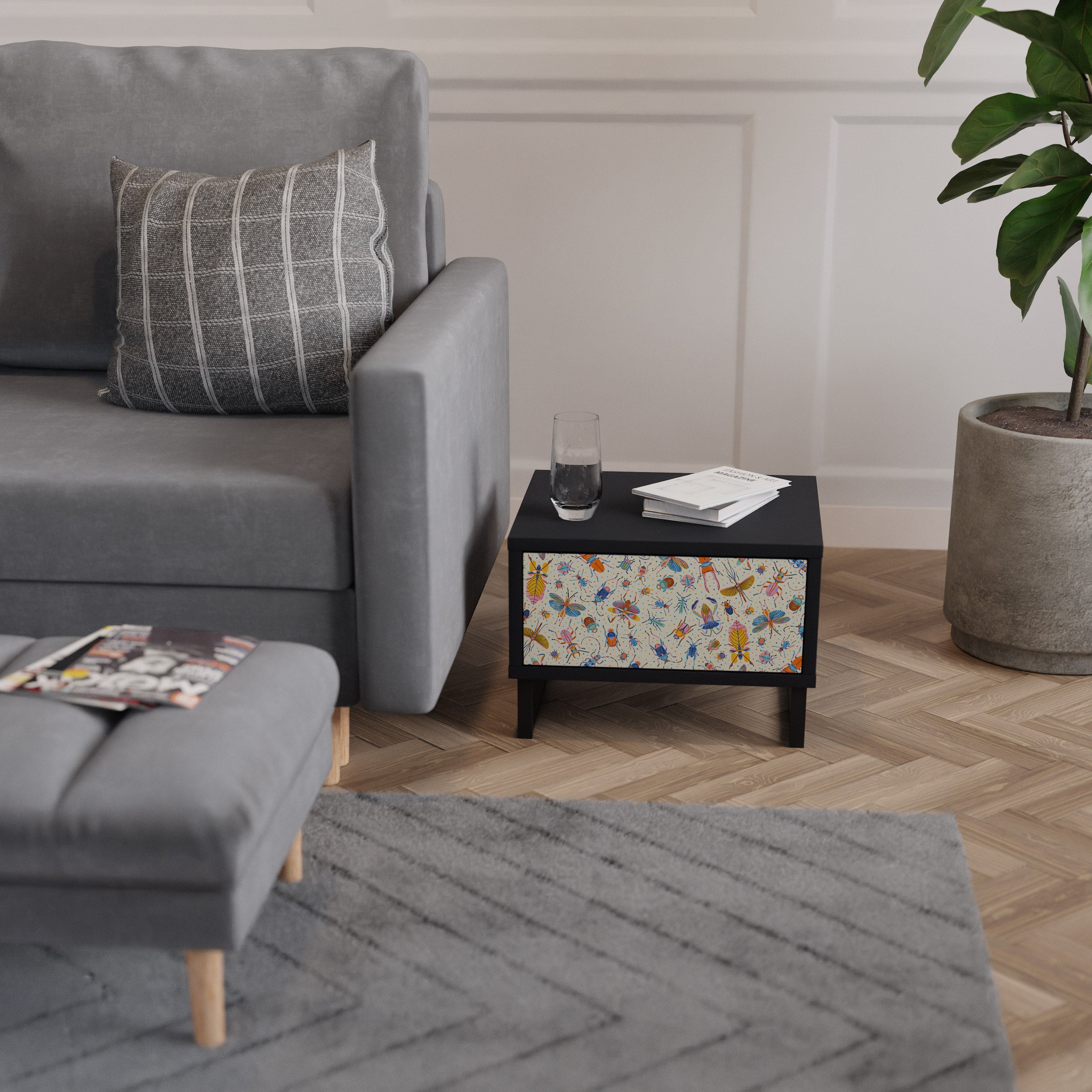 Table de chevet COLORFUL INSECTS en finition noire