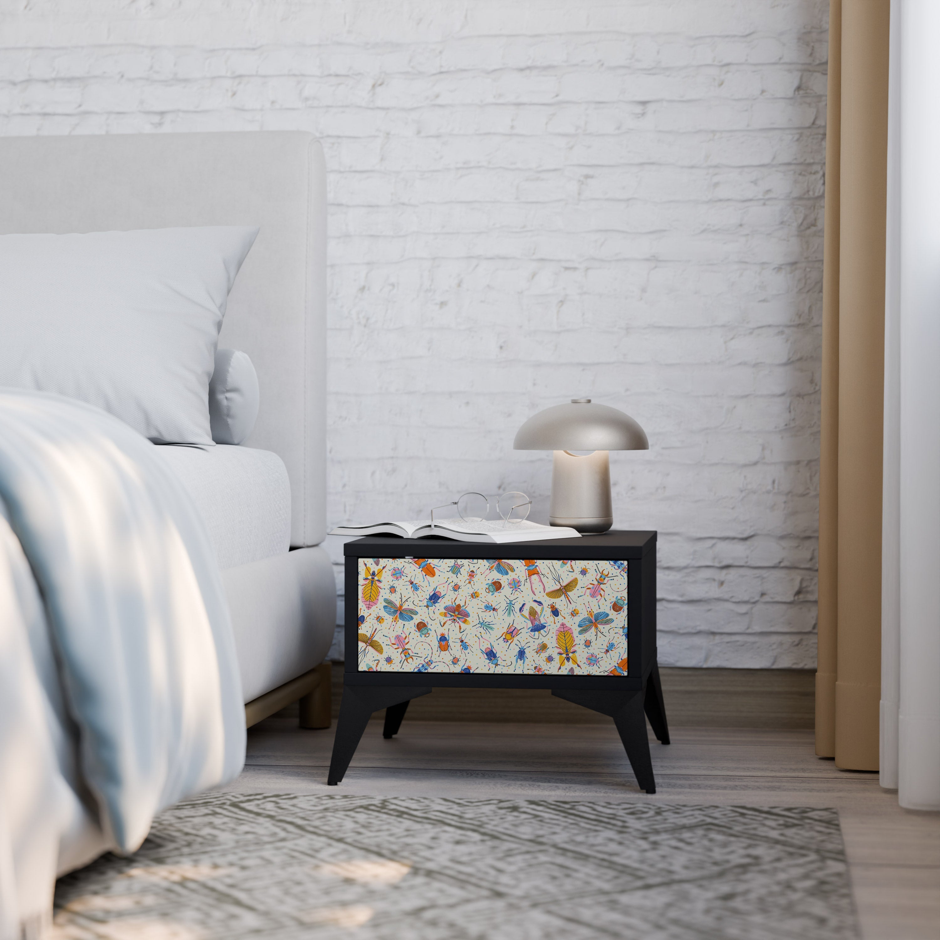 Table de chevet COLORFUL INSECTS en finition noire