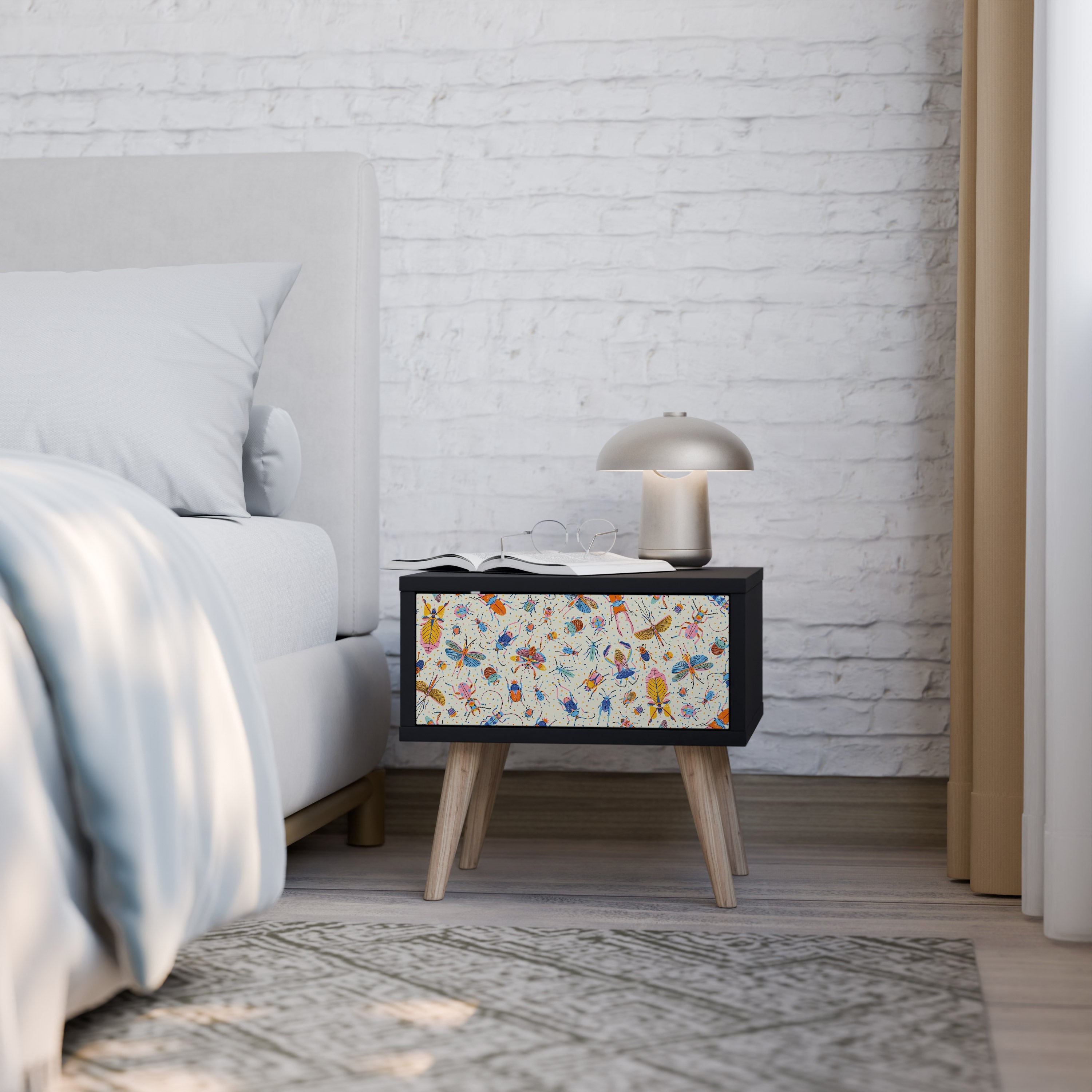 Table de chevet COLORFUL INSECTS en finition noire