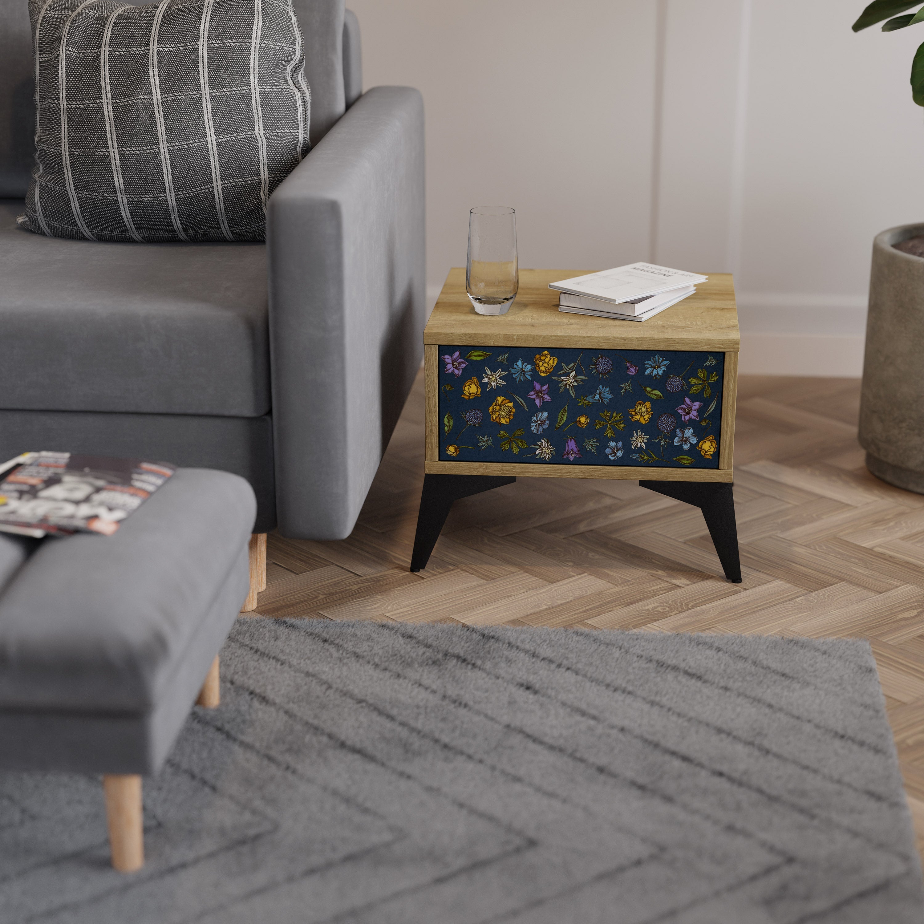 Table de chevet FLOWERS ON NAVY BLUE effet chêne