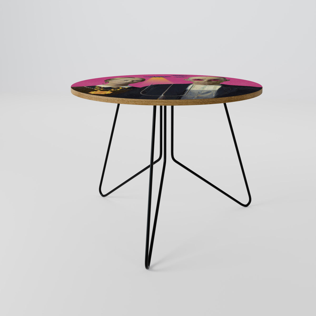 AMERICAN GOTHIC ALIEN Coffee Table