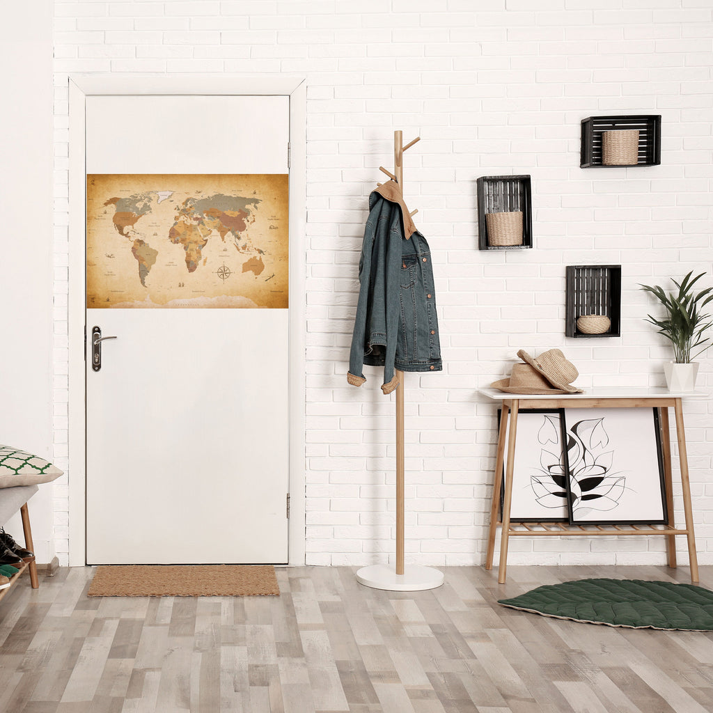 Affiche horizontale autocollante « Mystical Map Odyssey »