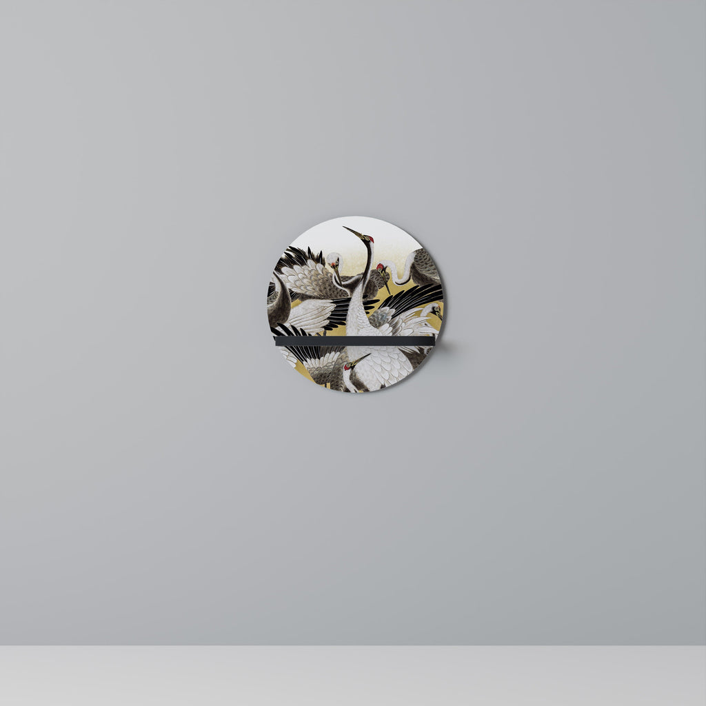 Étagère ronde japonaise en finition noire représentant un troupeau de grues