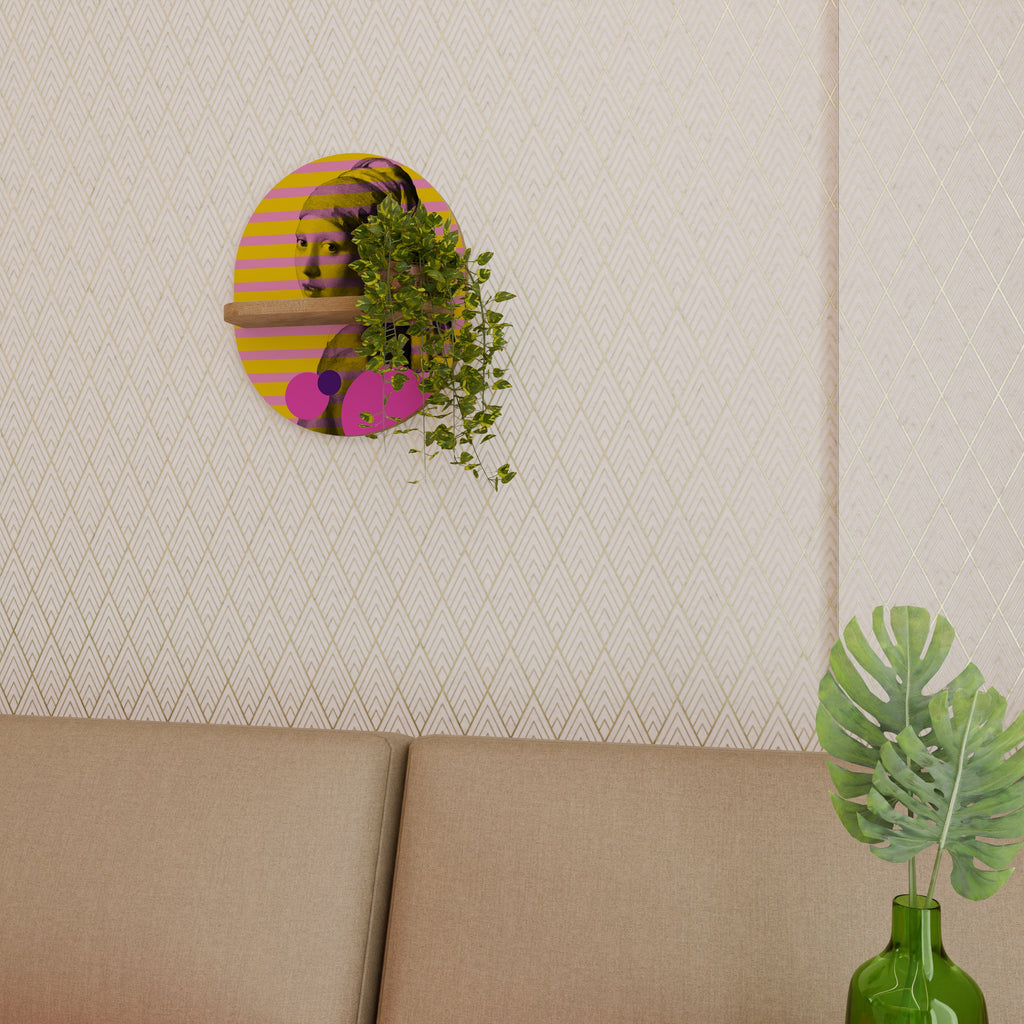 Étagère d'art ovale HER WITH A PEARL en effet chêne