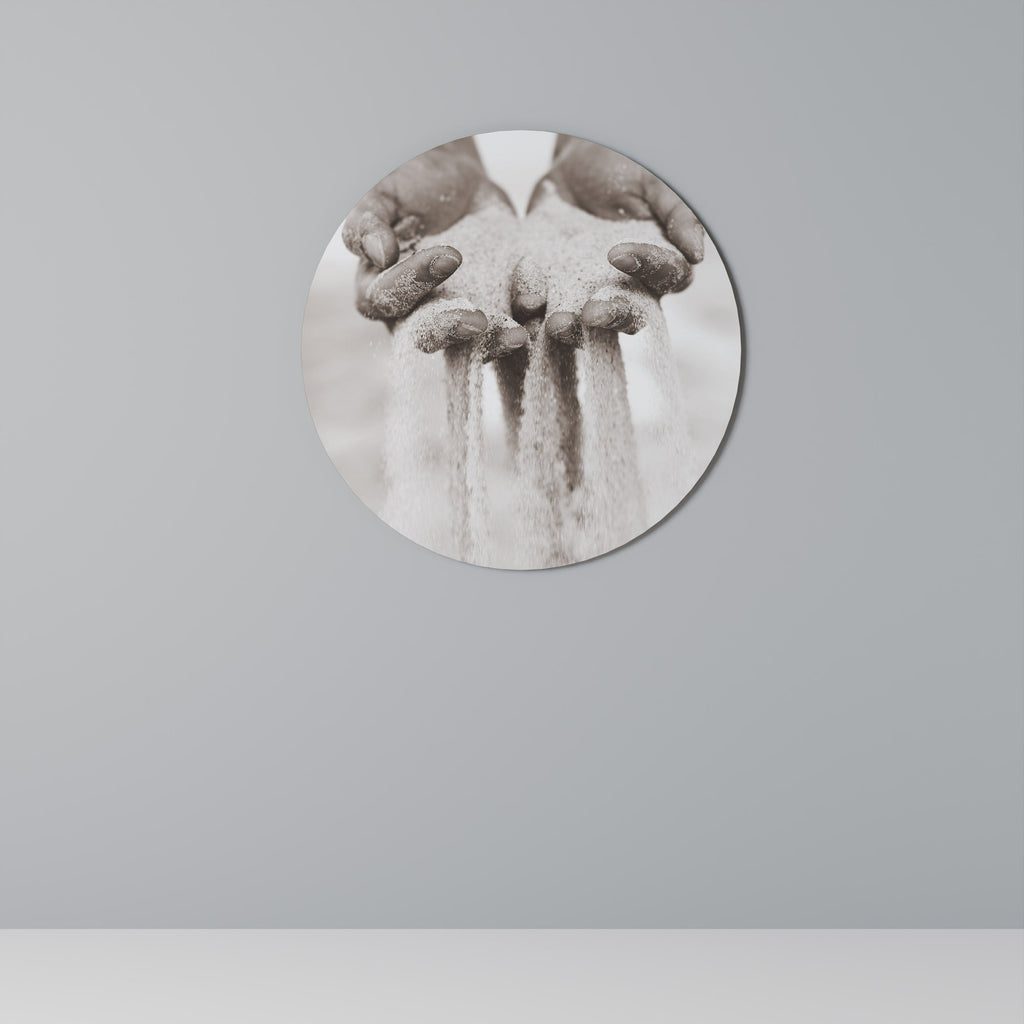 Décoration murale ronde « Mains du destin »