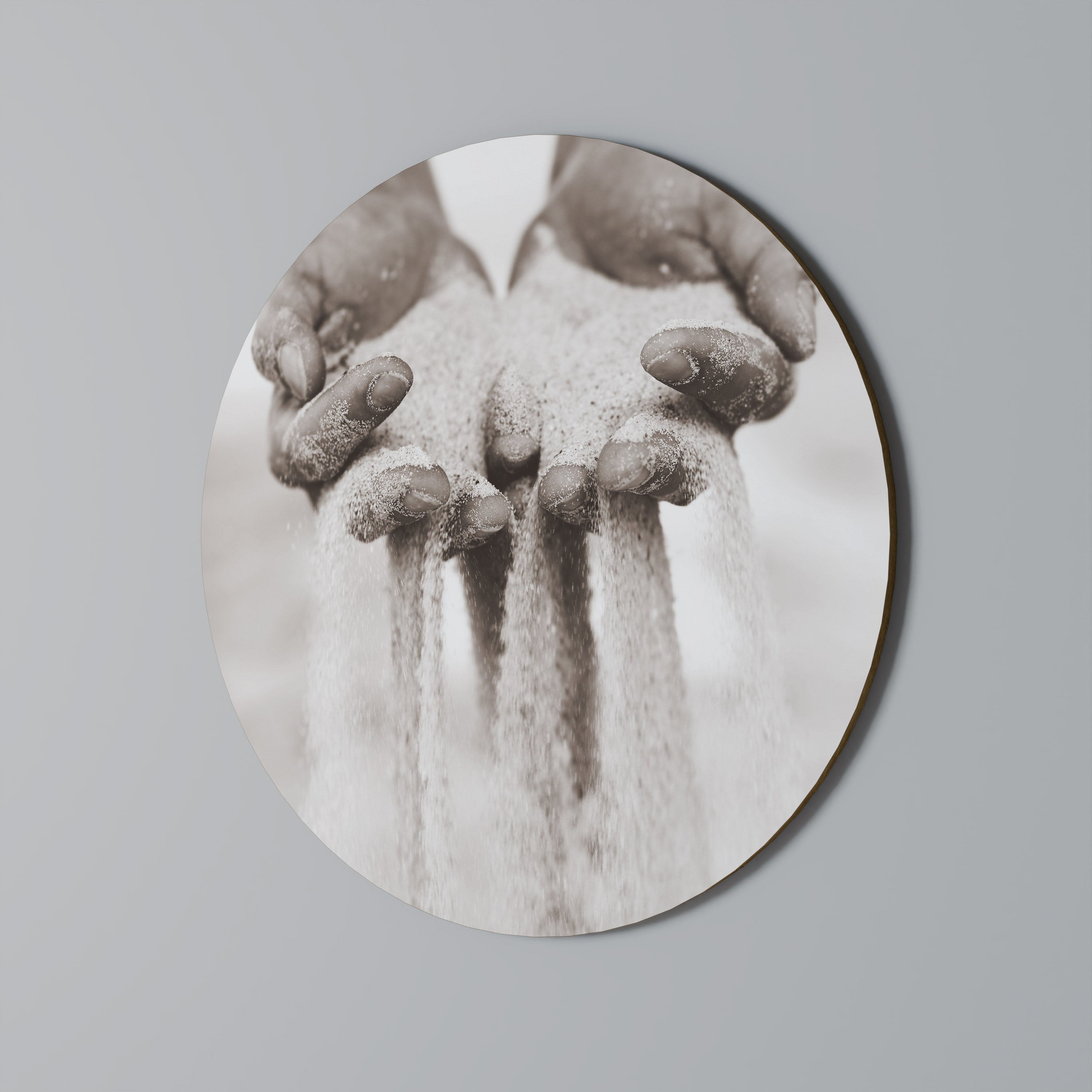 Décoration murale ronde « Mains du destin »