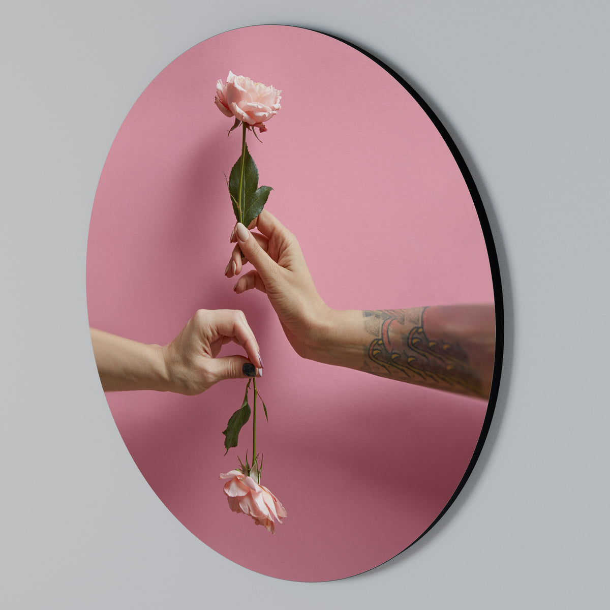 FLORAL CONNECTIONS Round Wall Art