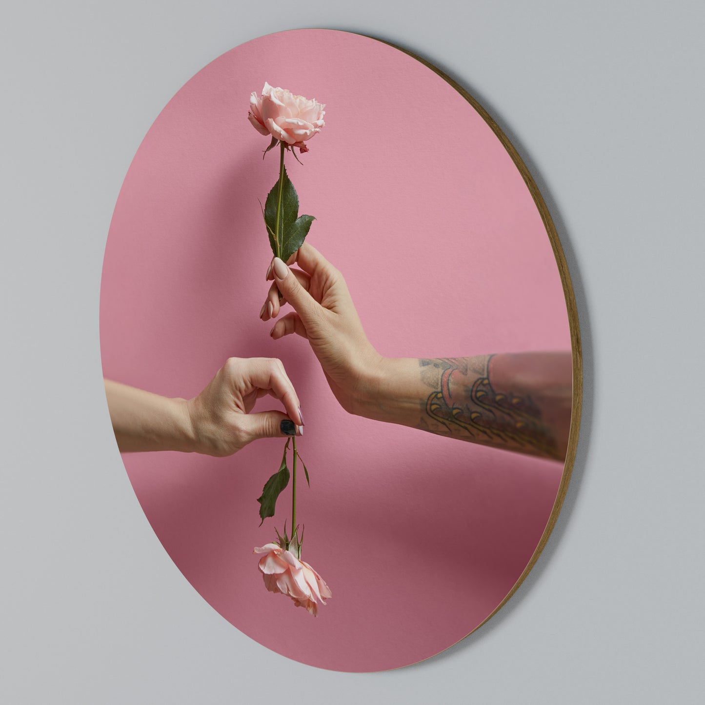 FLORAL CONNECTIONS Round Wall Art