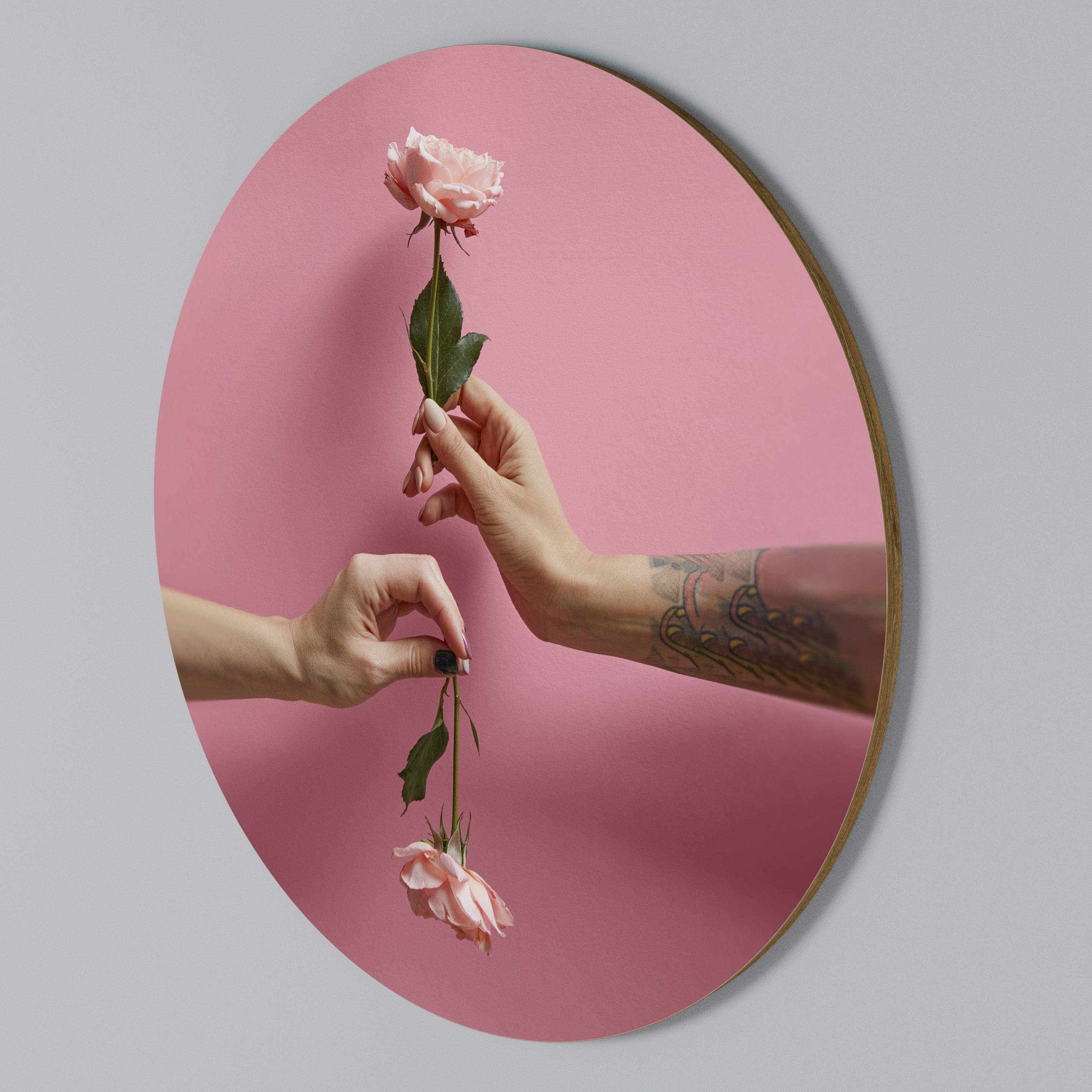 FLORAL CONNECTIONS Round Wall Art