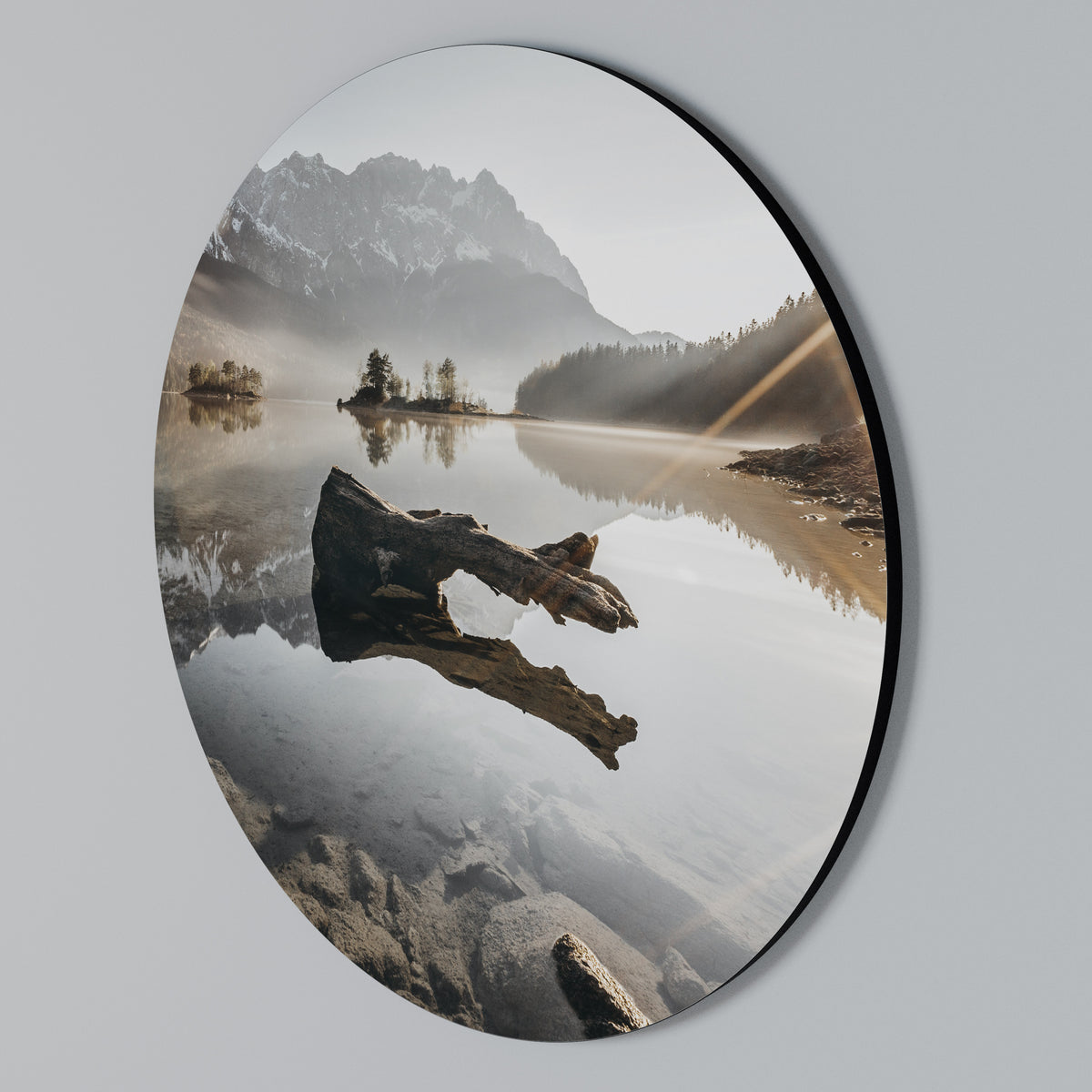 SILENT WATERSCAPE Round Wall Art