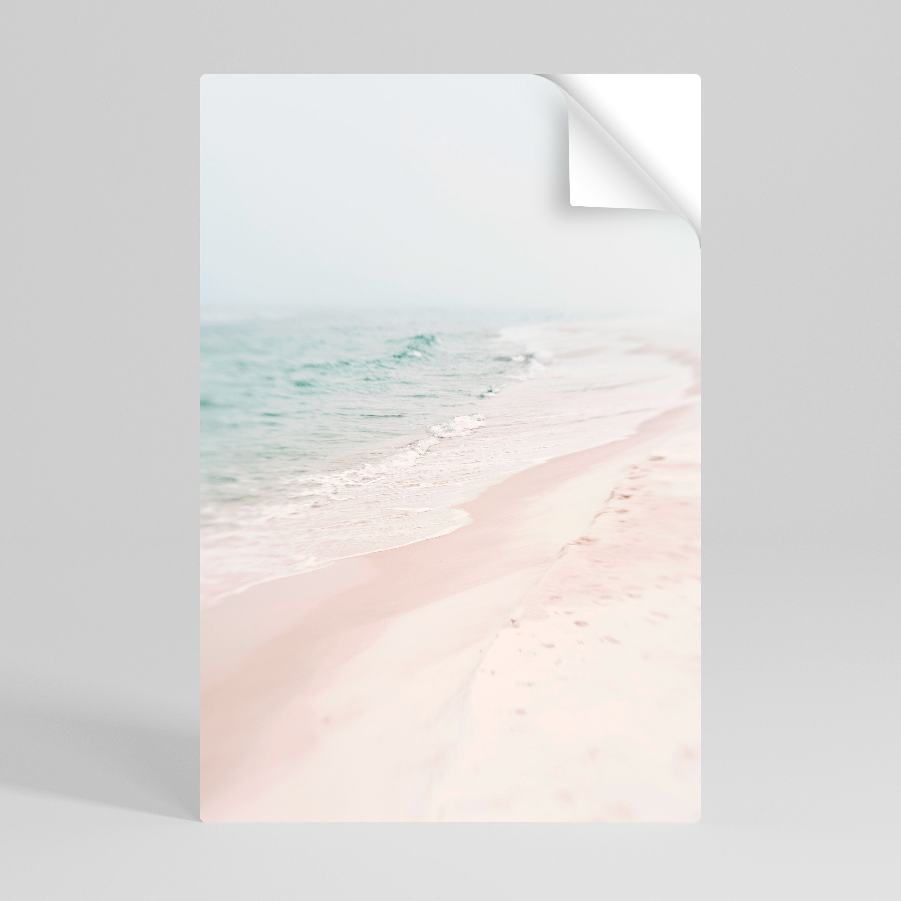 Affiche verticale autocollante « MISTY SHORELINE BLISS »