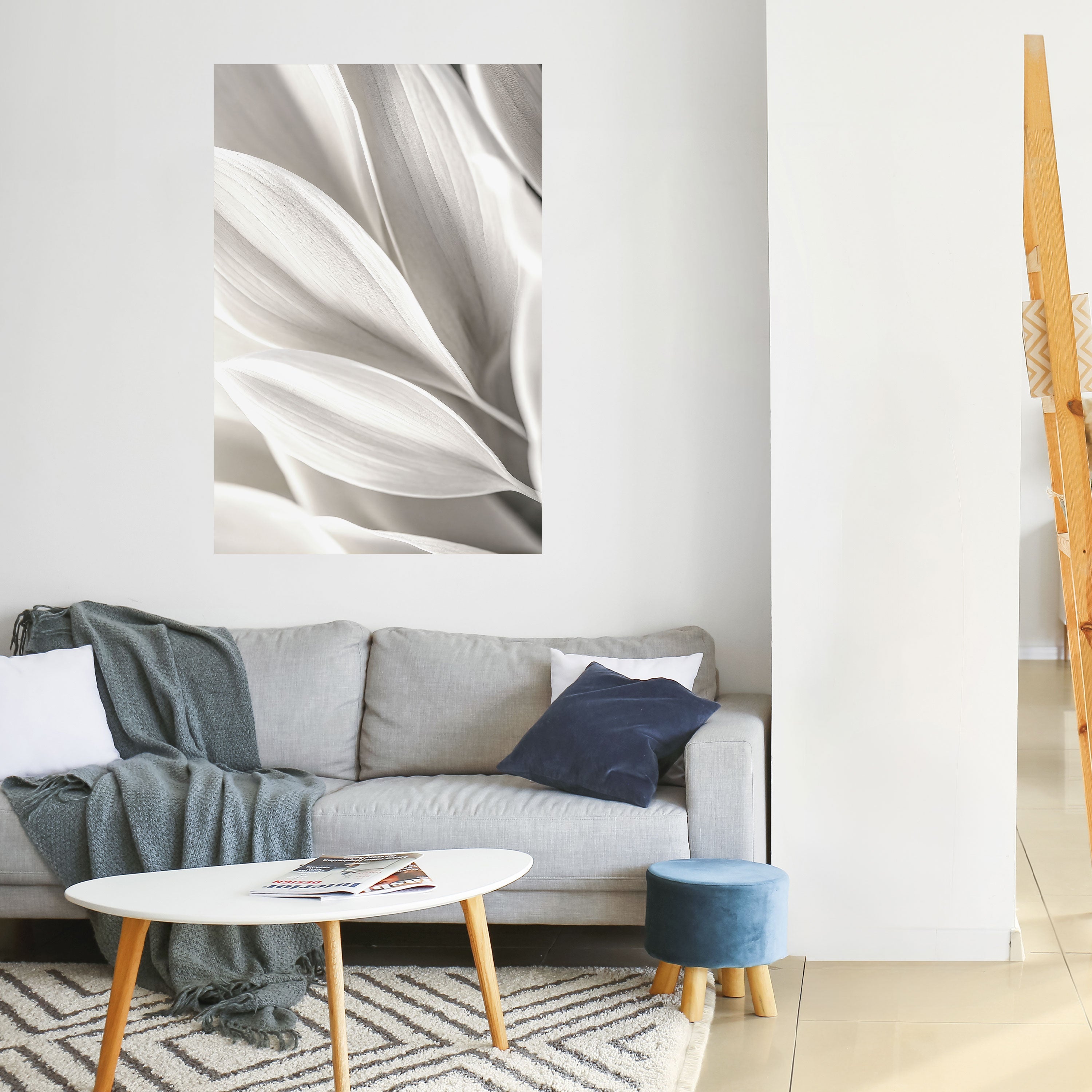 Affiche verticale autocollante « Whispers of White »