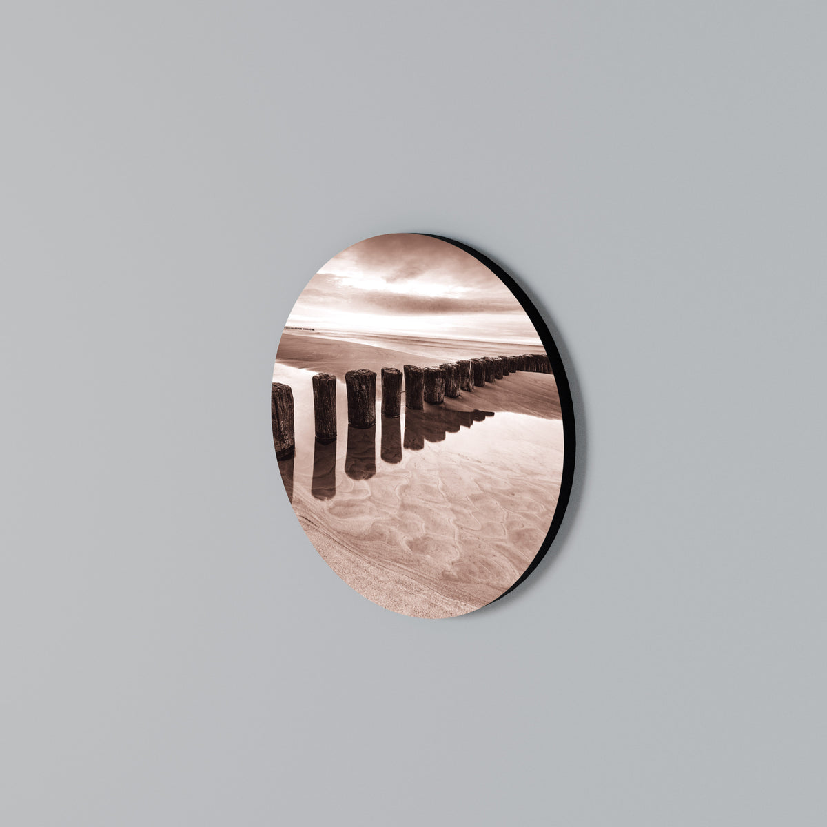 SERENE SHORELINE SEQUENCE Round Wall Art