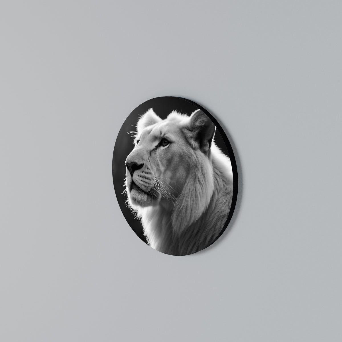 WHISPERS OF MAJESTY Round Wall Art