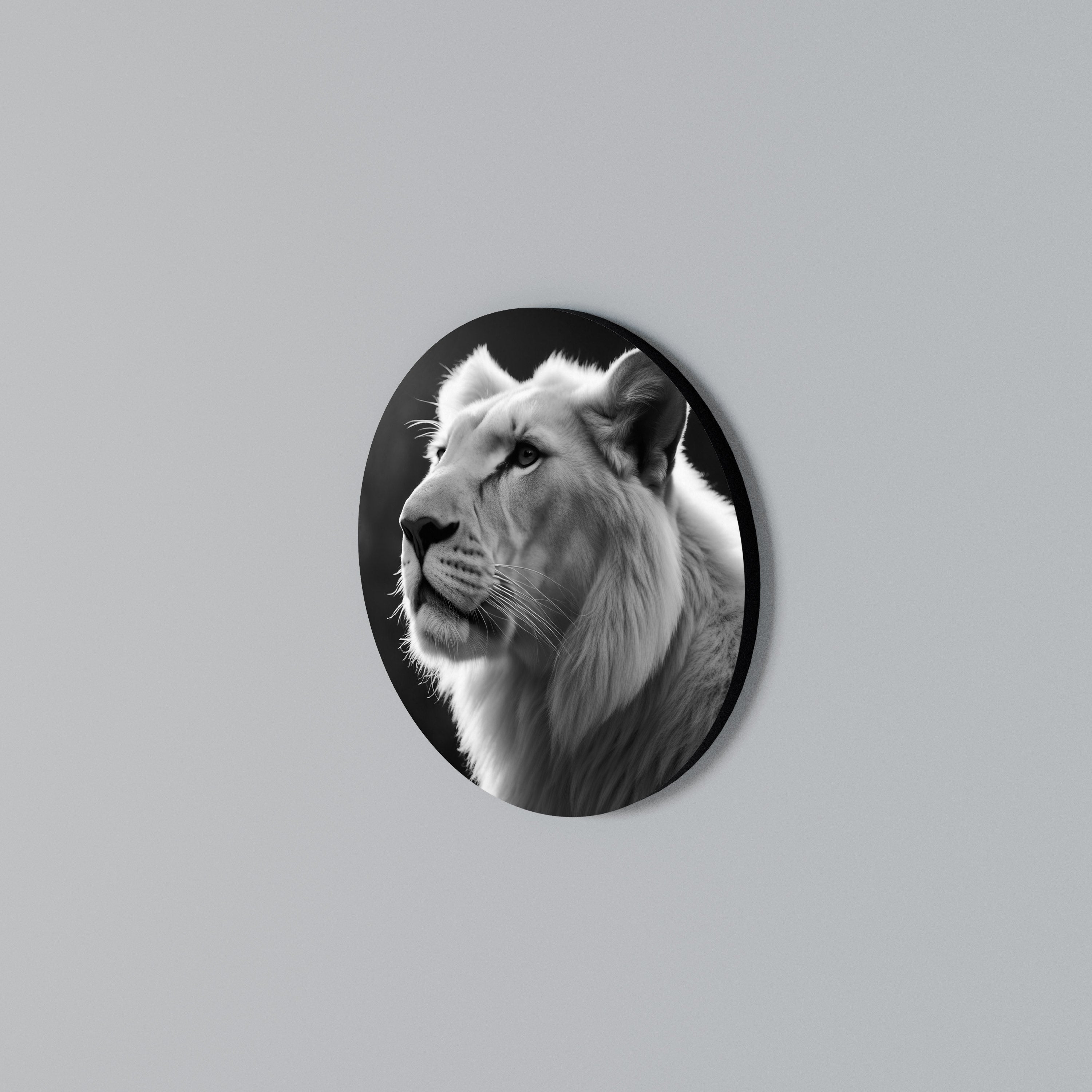 WHISPERS OF MAJESTY Round Wall Art