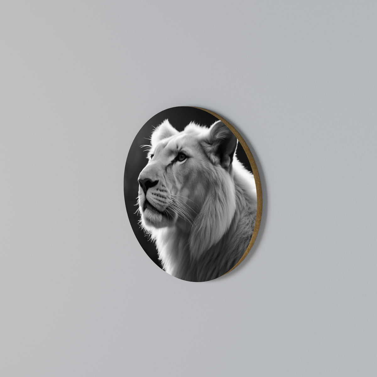 WHISPERS OF MAJESTY Round Wall Art