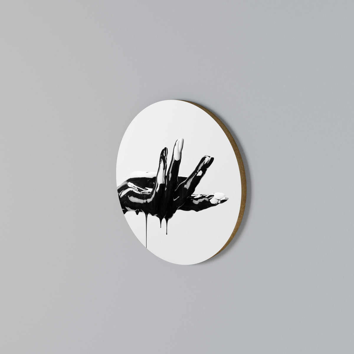 BLACK VISCOSITY Round Wall Art