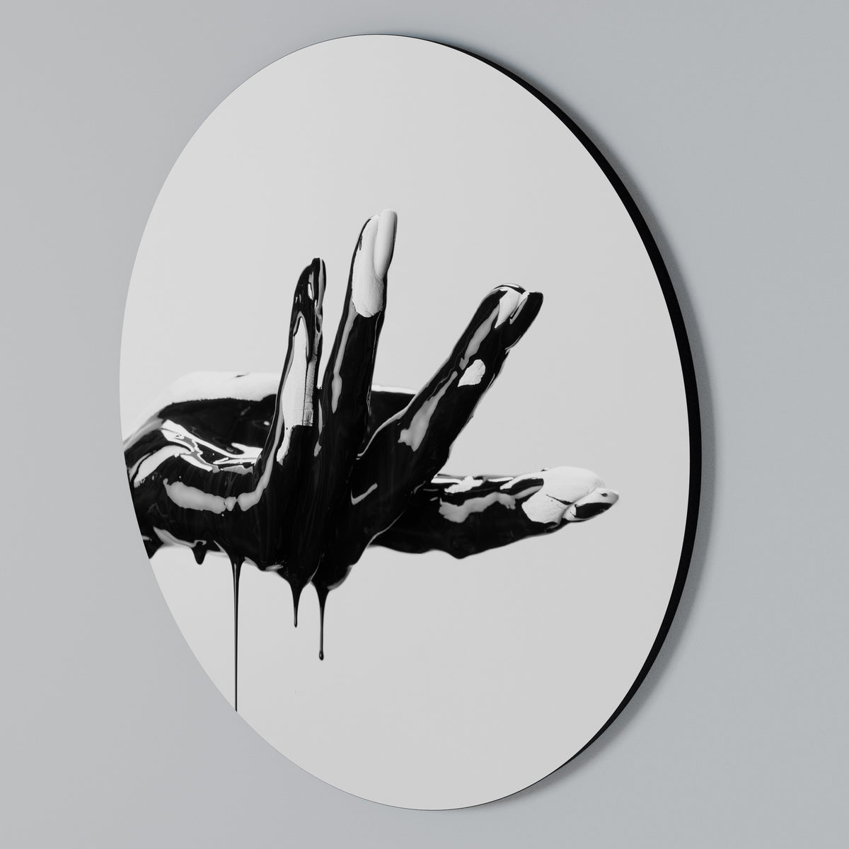 BLACK VISCOSITY Round Wall Art