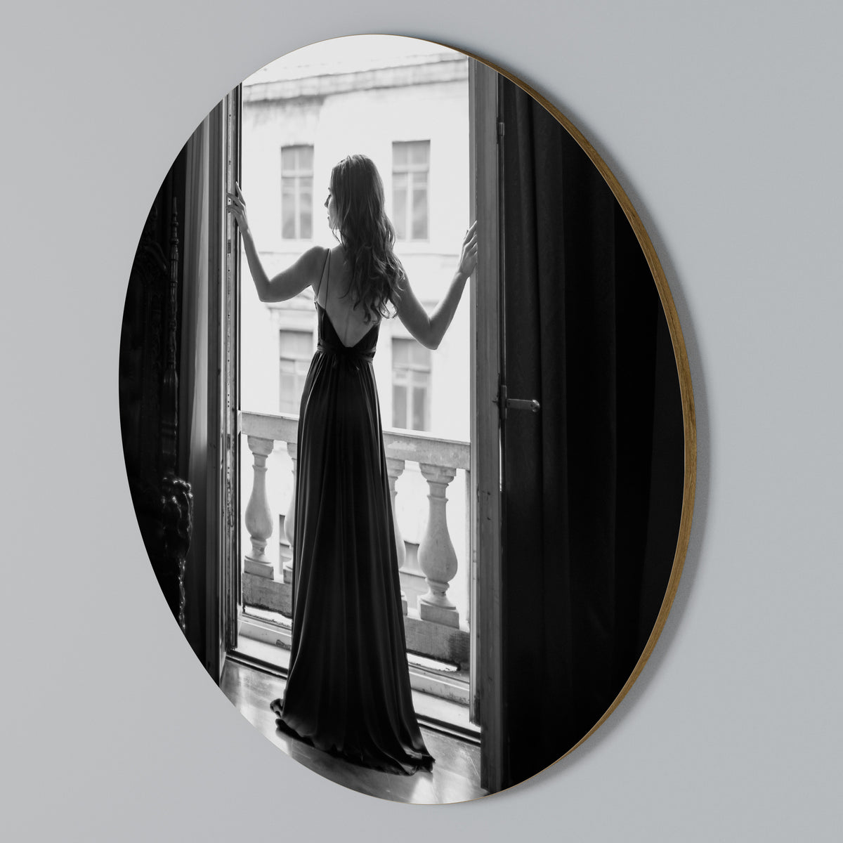 WINDOW TO WONDERS Round Wall Art