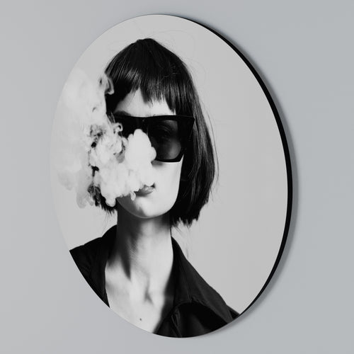 SMOKY BELLE Round Wall Art