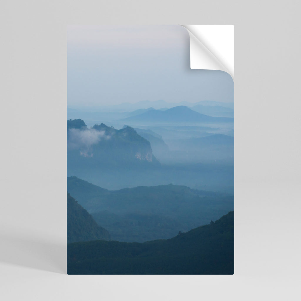 Affiche verticale autocollante « MISTY MOUNTAIN WHISPER »