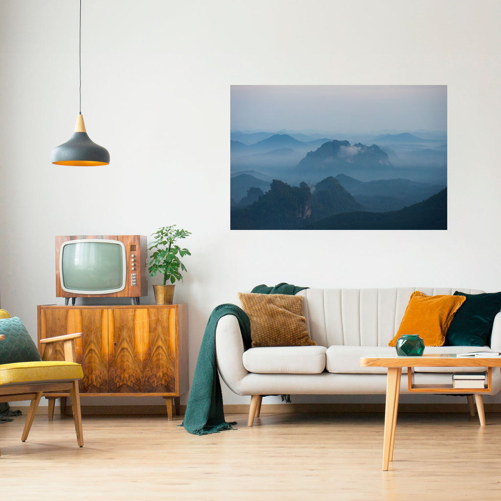 Affiche horizontale autocollante « MISTY MOUNTAIN WHISPER »