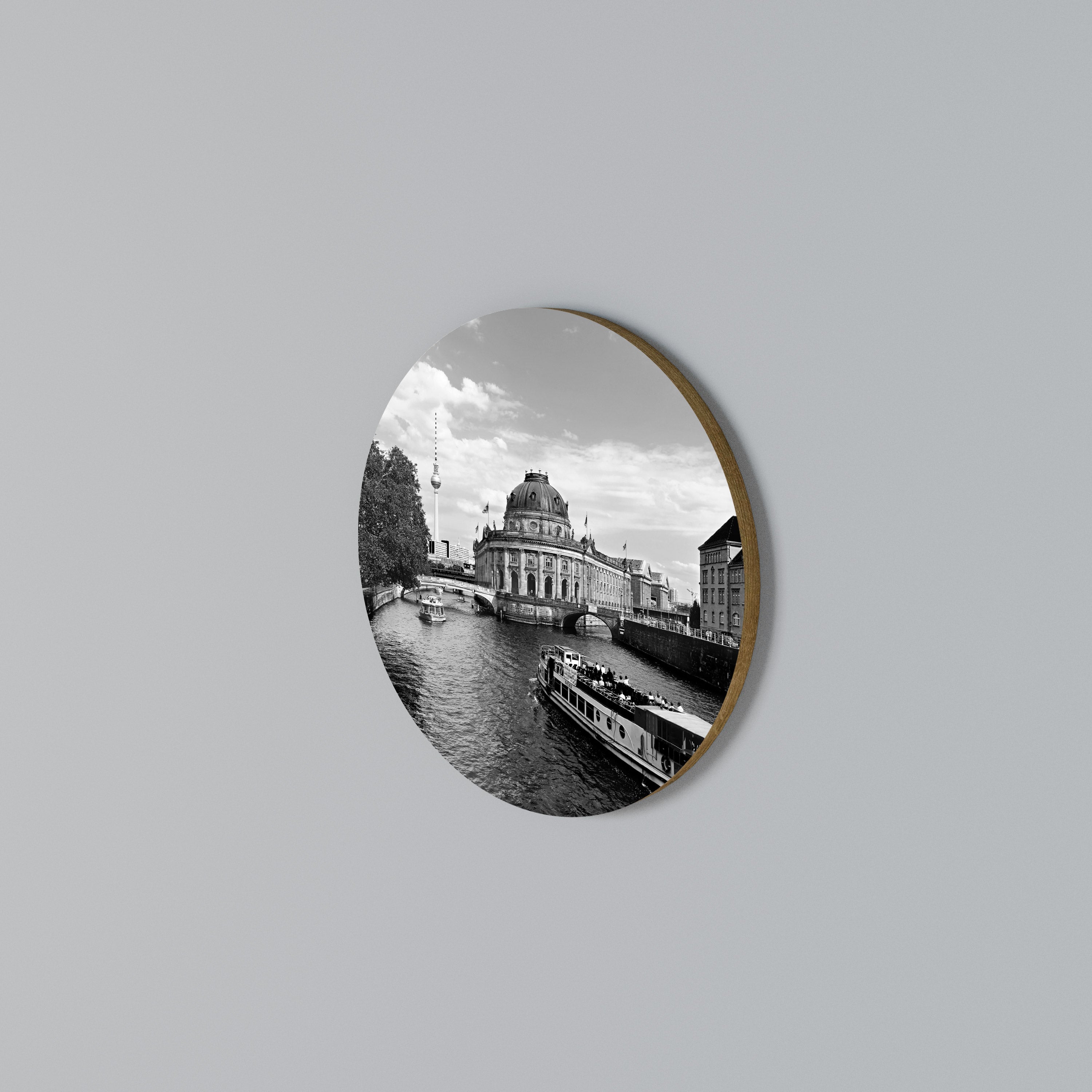 GHOSTS OF HISTORY Round Wall Art