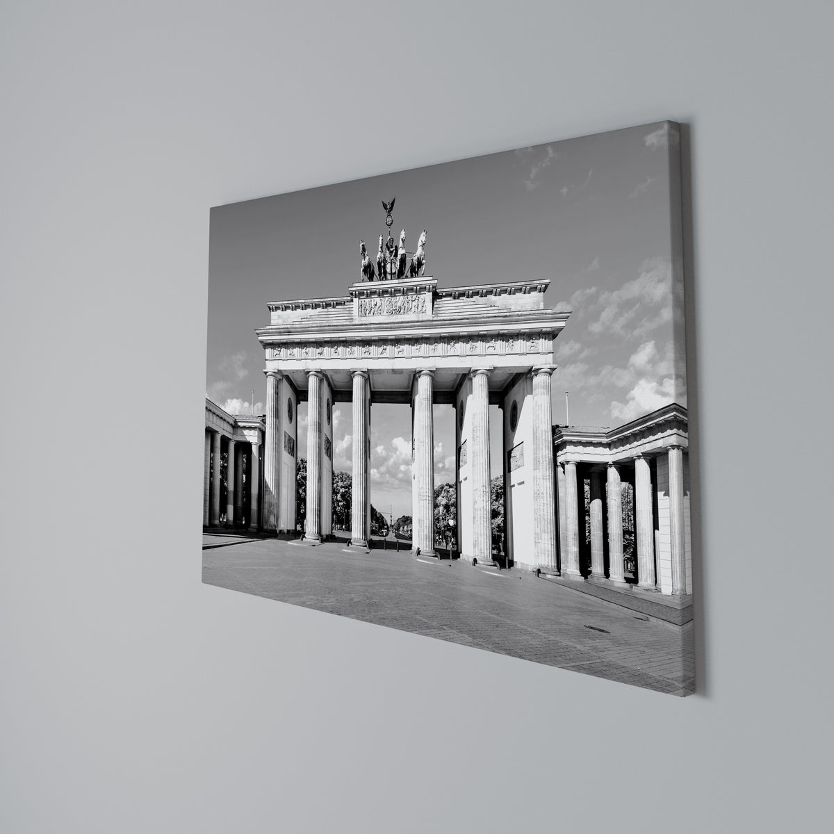 ECHOES OF HISTORY Horizontal Canvas Print