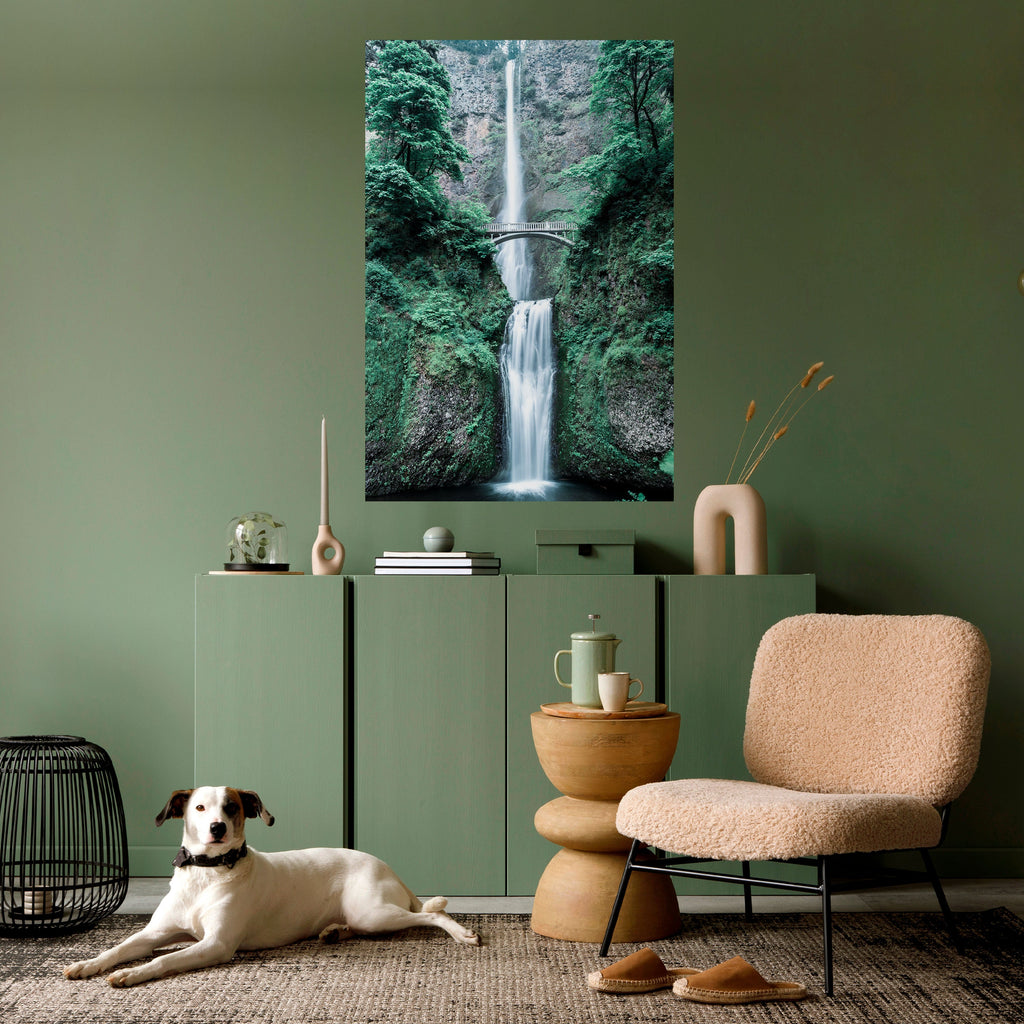 Affiche verticale autocollante représentant un pont aquatique mystique