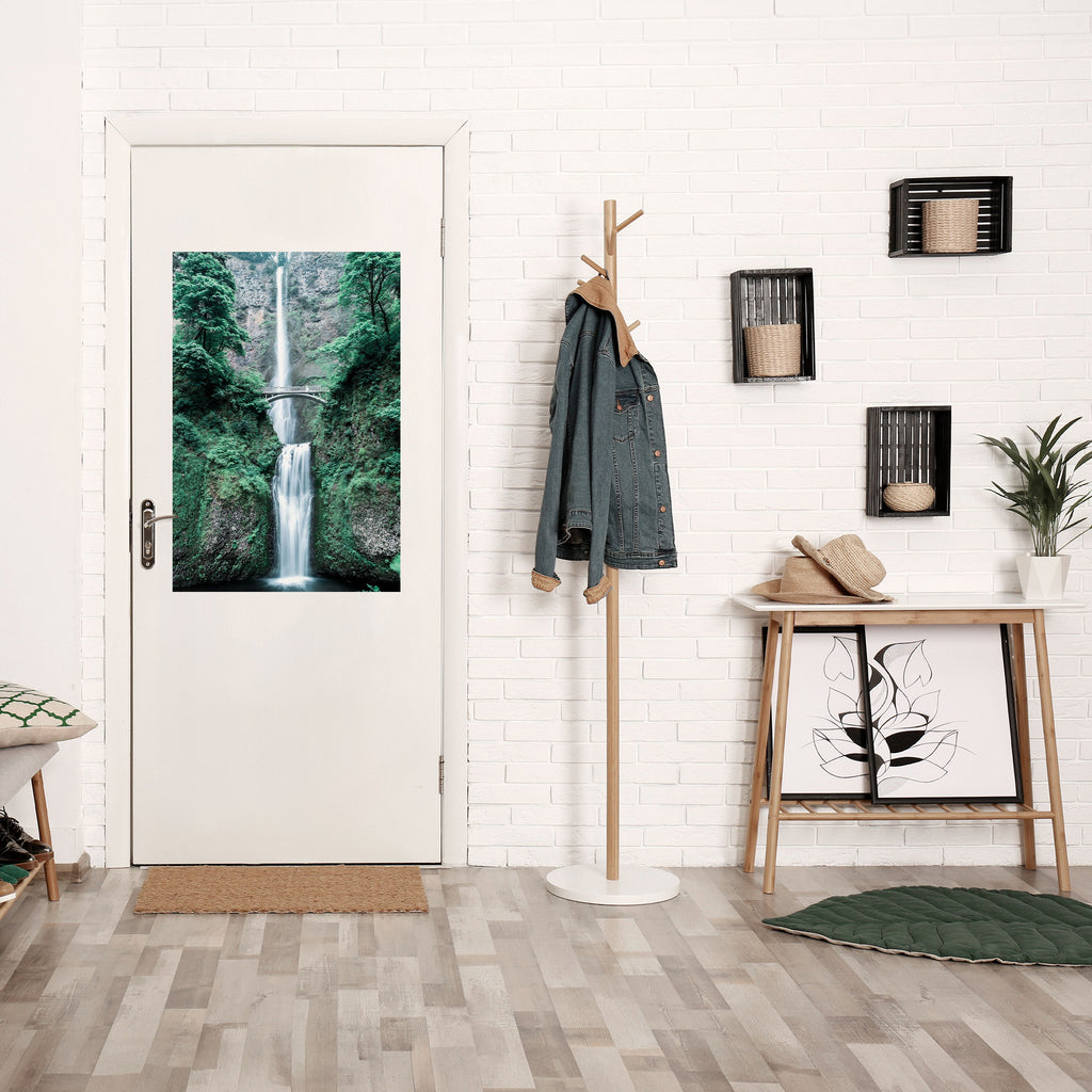 Affiche verticale autocollante représentant un pont aquatique mystique