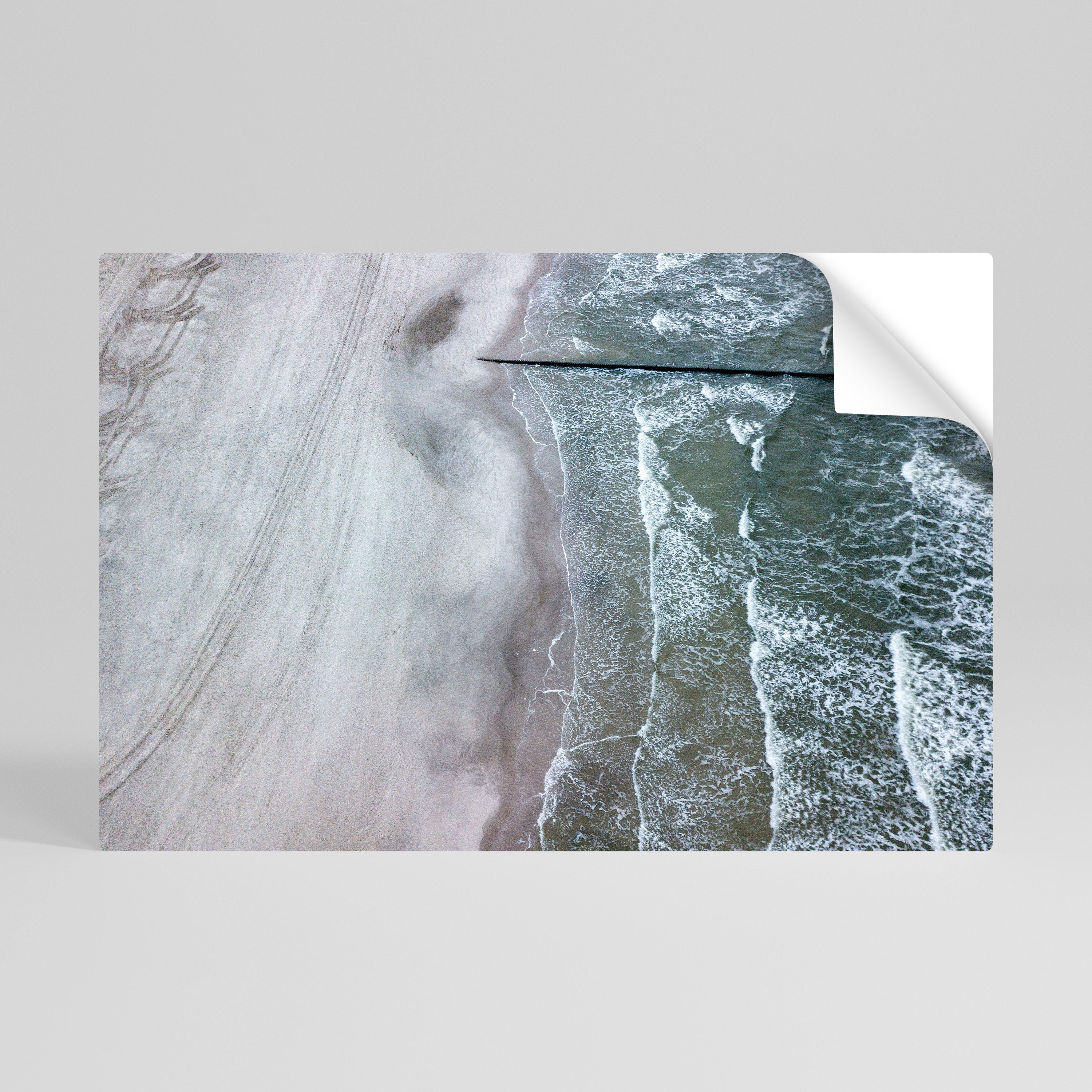 Affiche horizontale autocollante « LE MURMURE SILENCIEUX DE LA MARÉE »